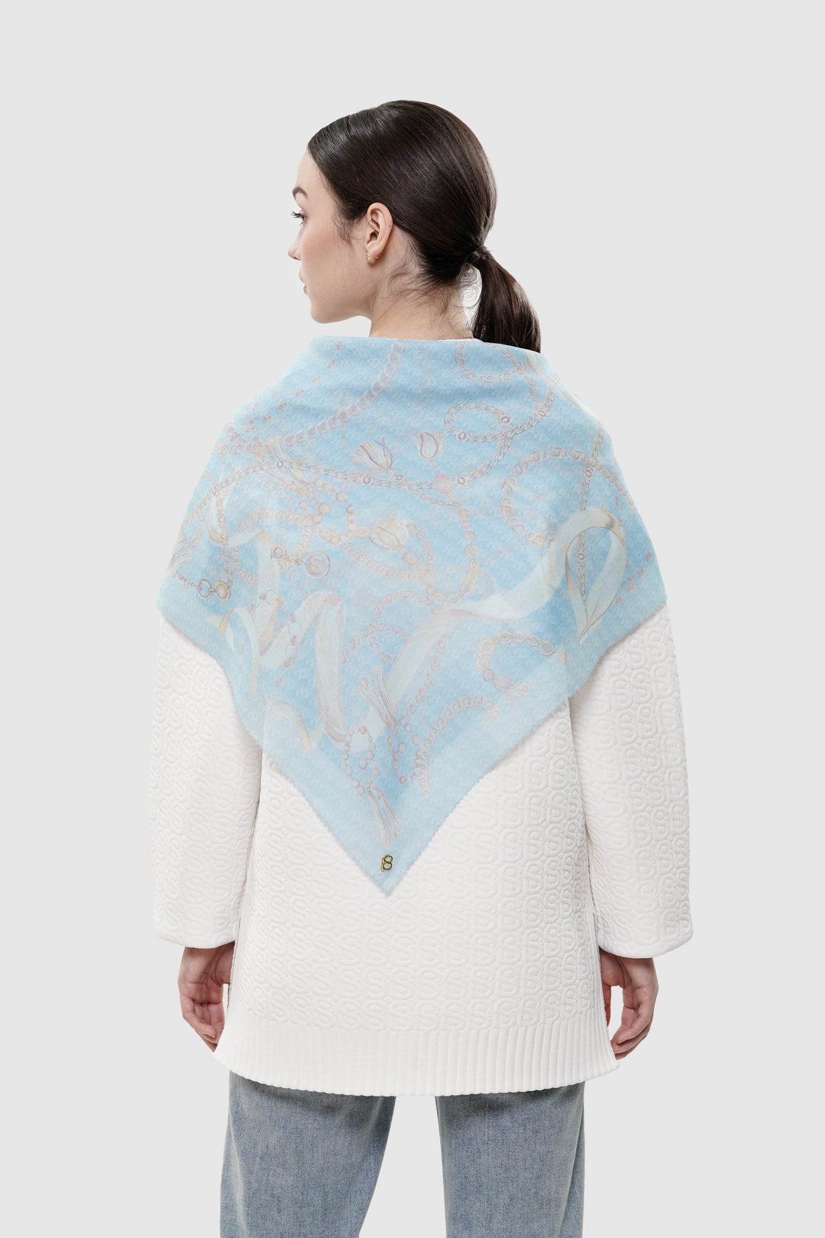 Signature Chain Square Series - Whisper