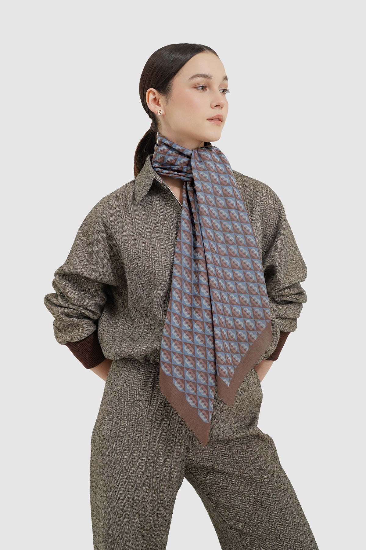 Prism Voile Square - Fuzzy Wuzzy