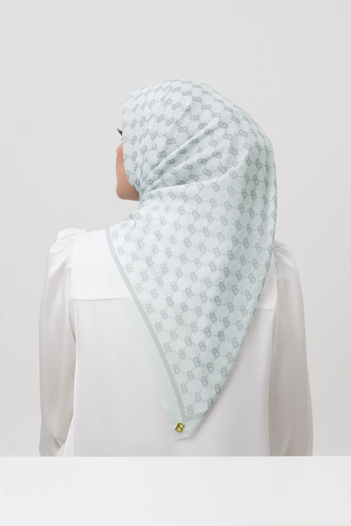 Beverly Square - Coconut