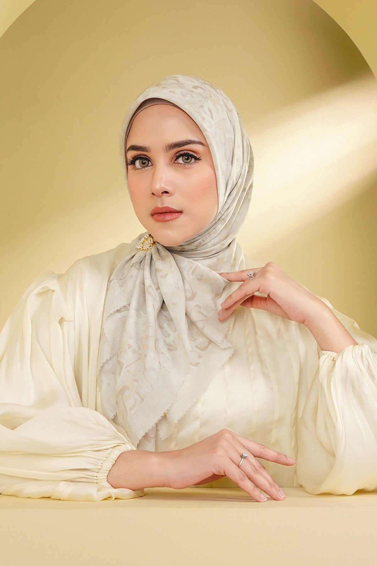 Samla Voile Square - Antique White