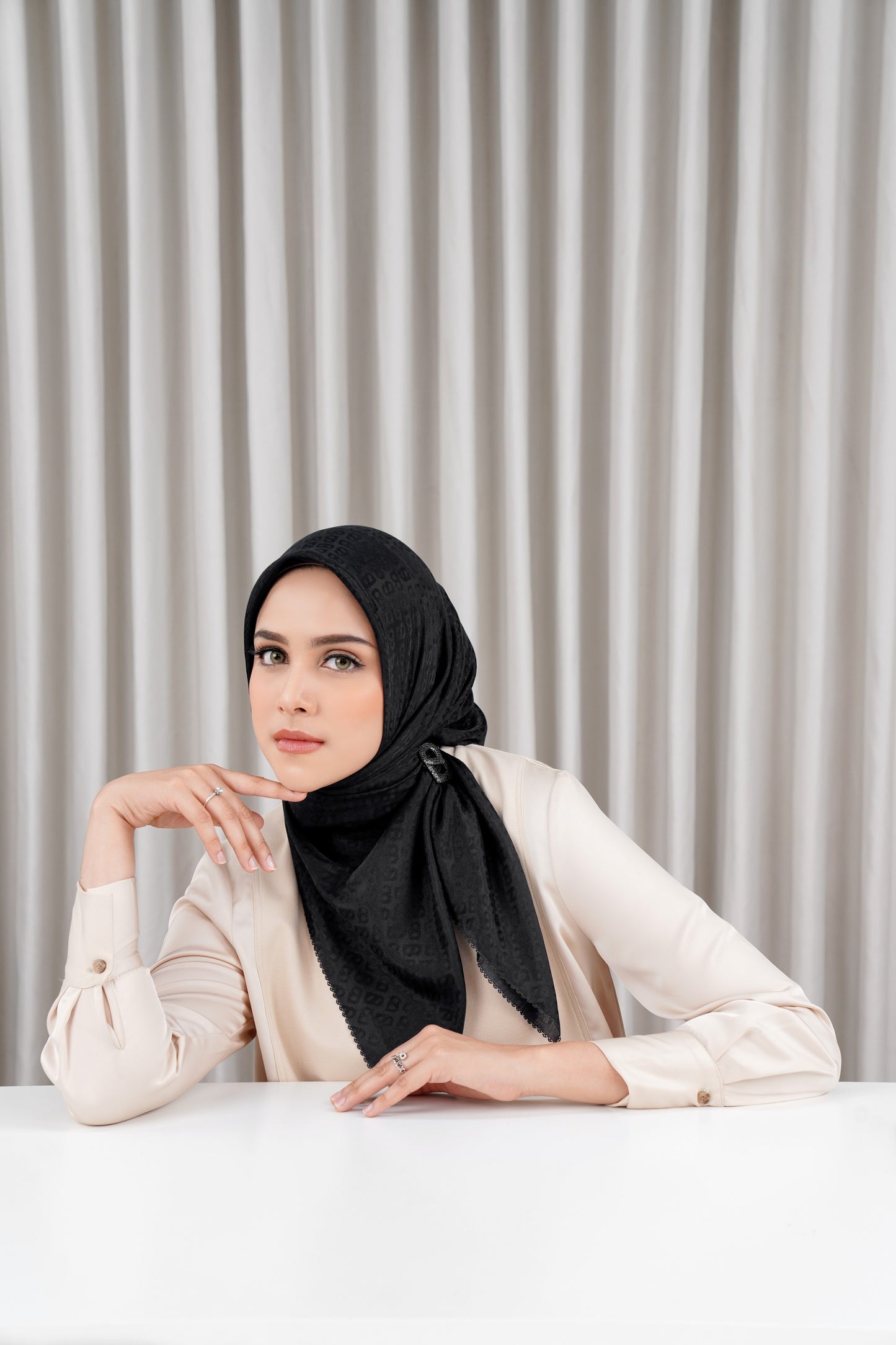 Everyday Tapis Embossed 2.0 - Black