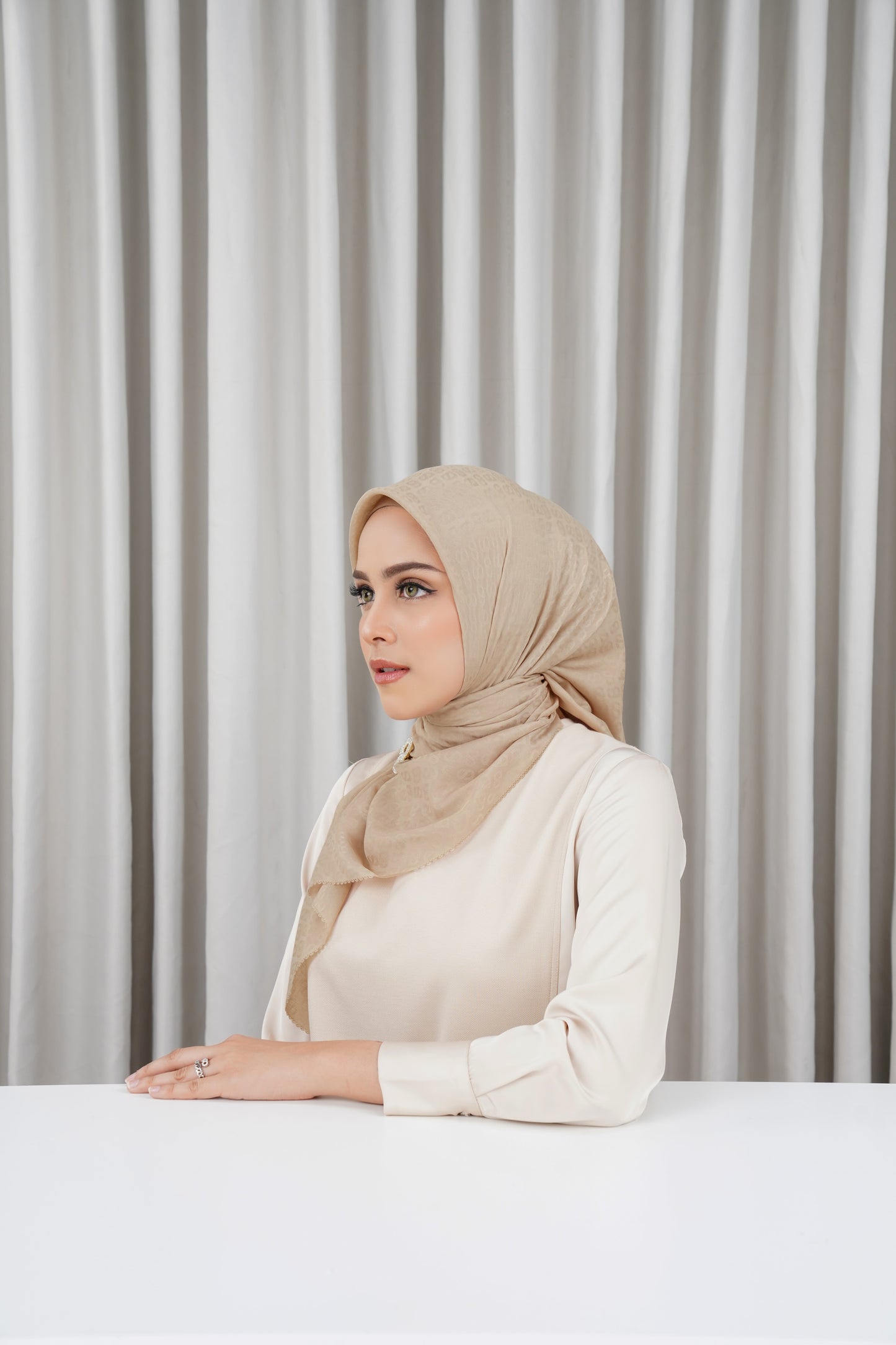 Everyday Tapis Embossed 2.0 - Light Taupe