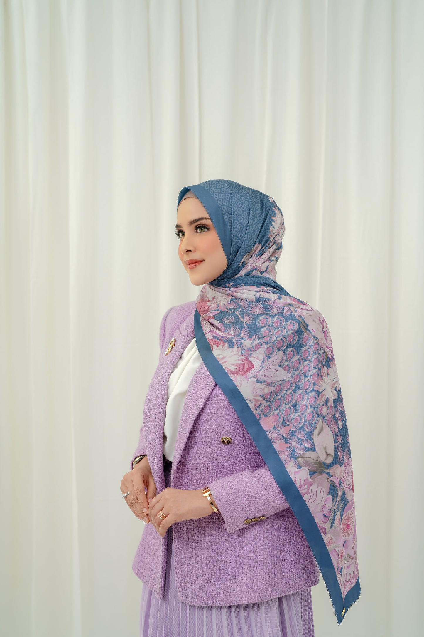 The Gardenia Satin Shawl - Anemone