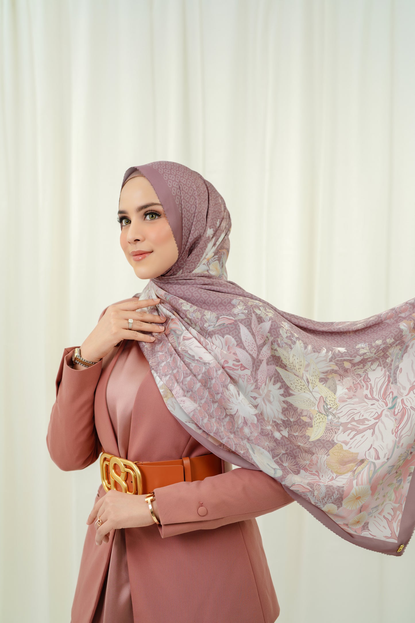 The Gardenia Satin Shawl - Lotus