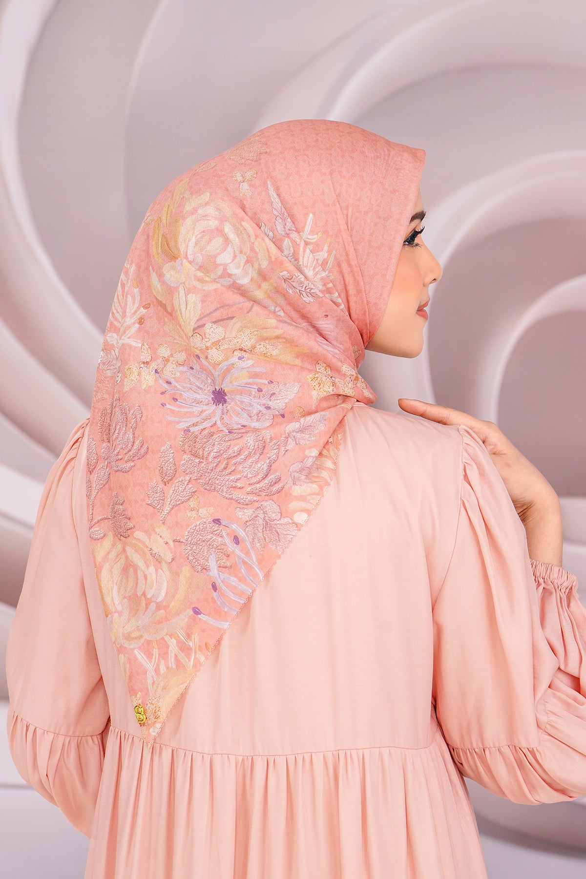 Hermosa Square - Amber