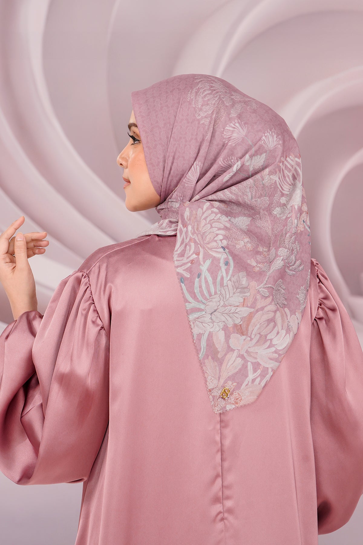 Hermosa Square - Dahlia