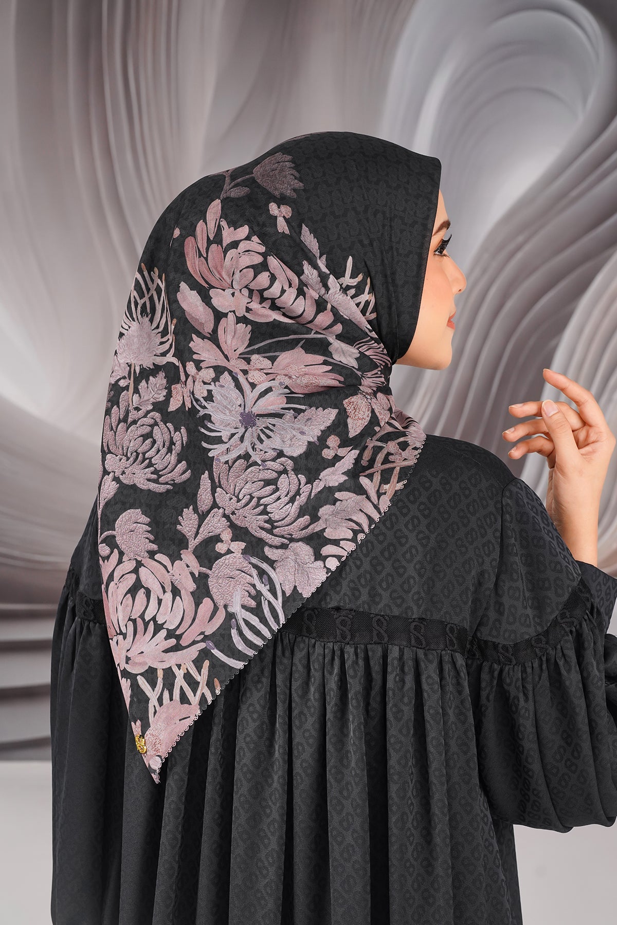 Hermosa Square - Tonka Bean