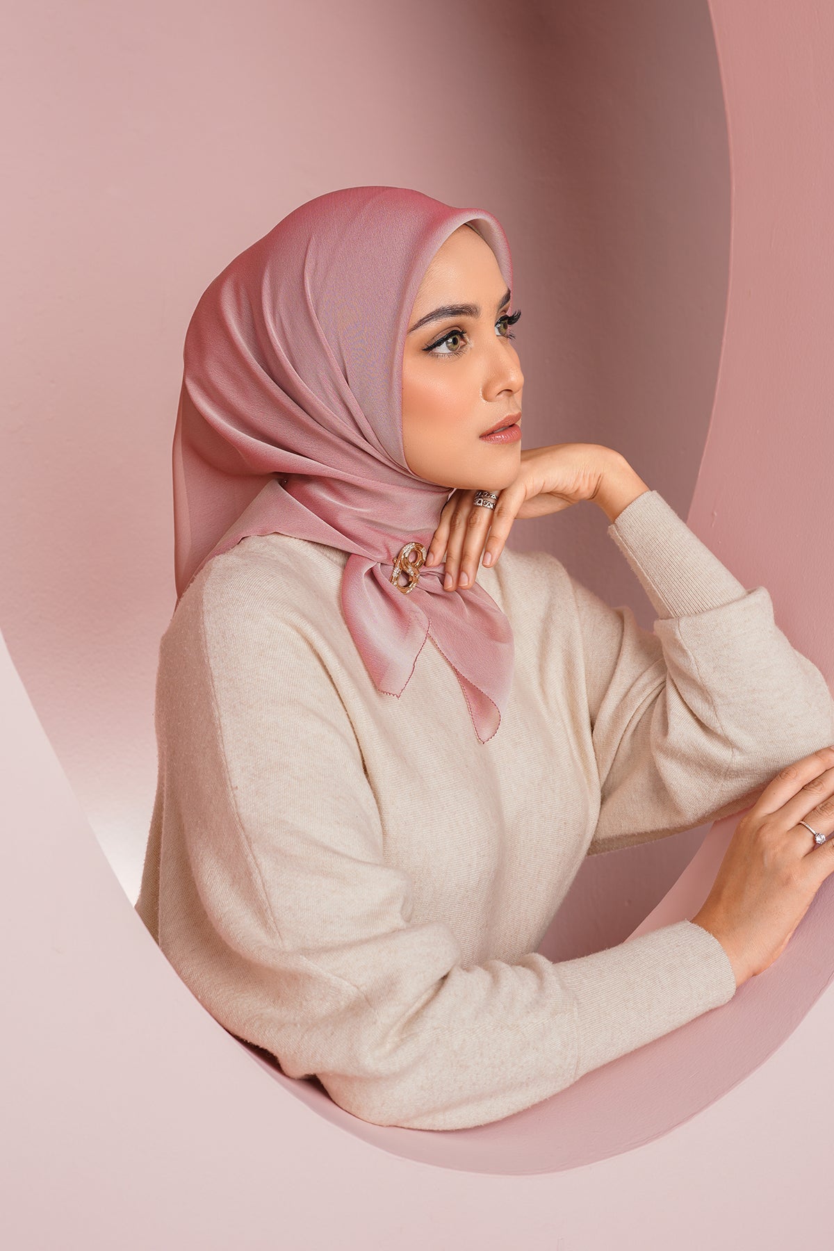 Kelly Square in Coral Rose