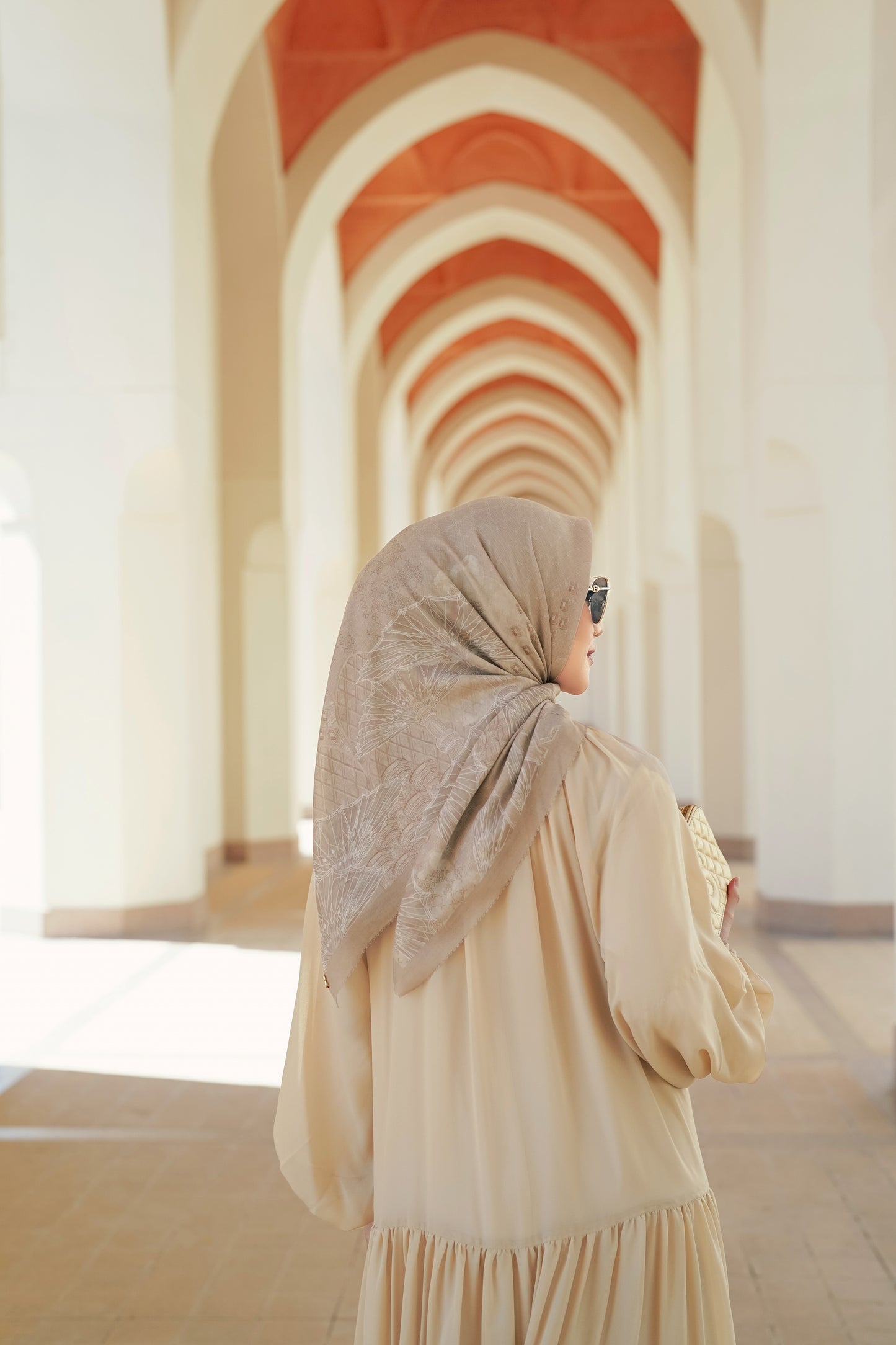 Medina 2 Square - Generous