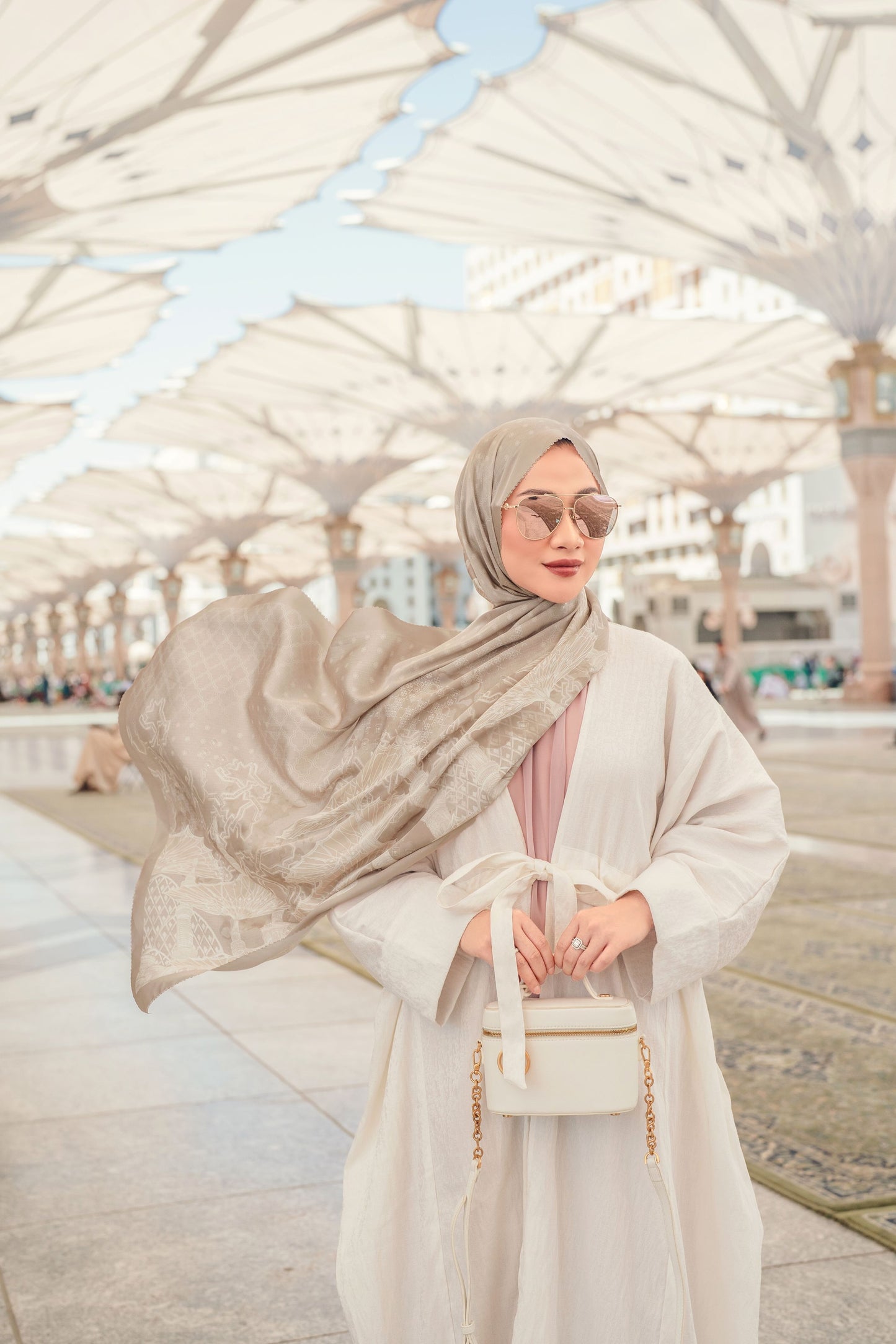 Medina 2 Satin Shawl - Gentle