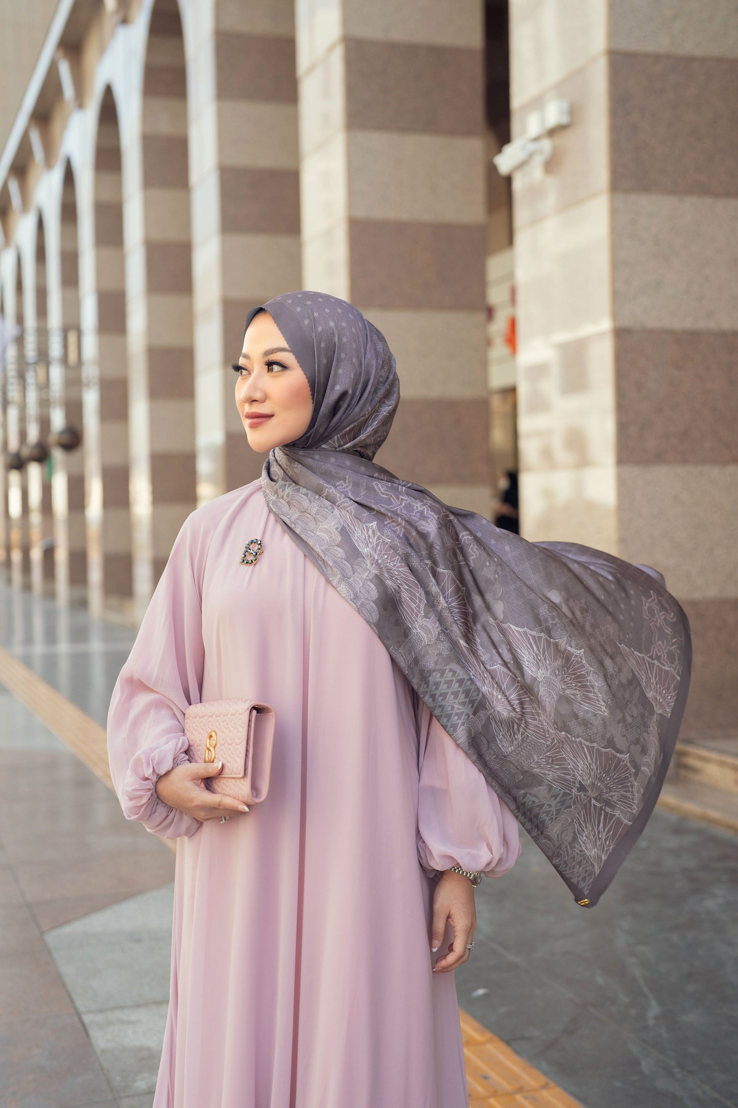 Medina 2 Satin Shawl - Polite
