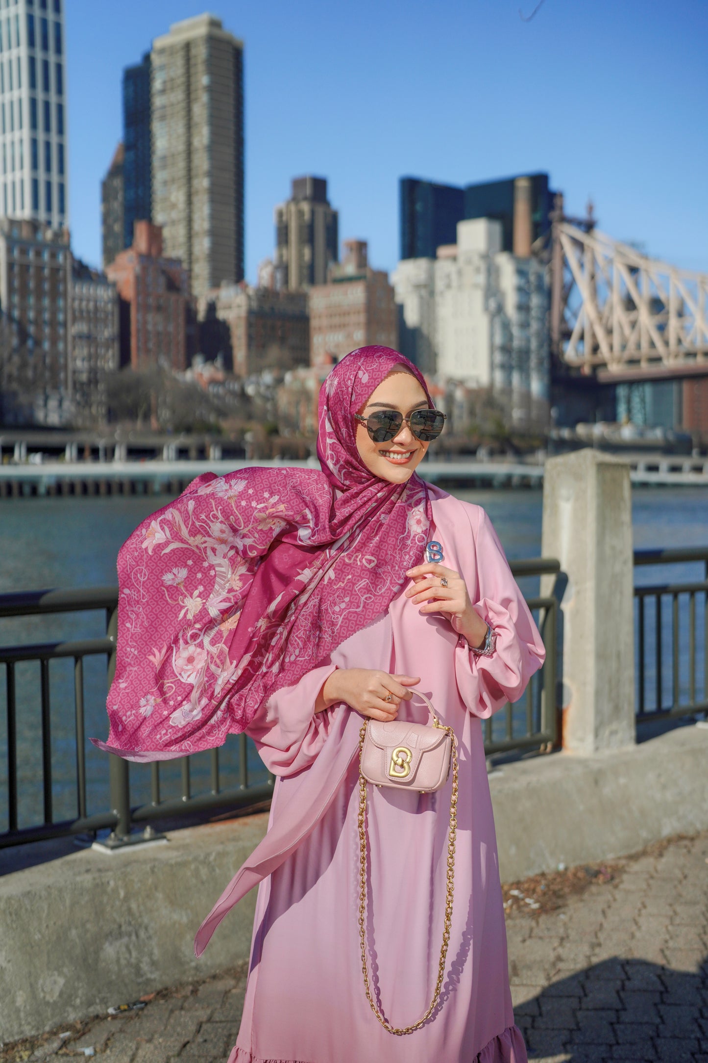 Nada 2.0 Satin Shawl - Maracas