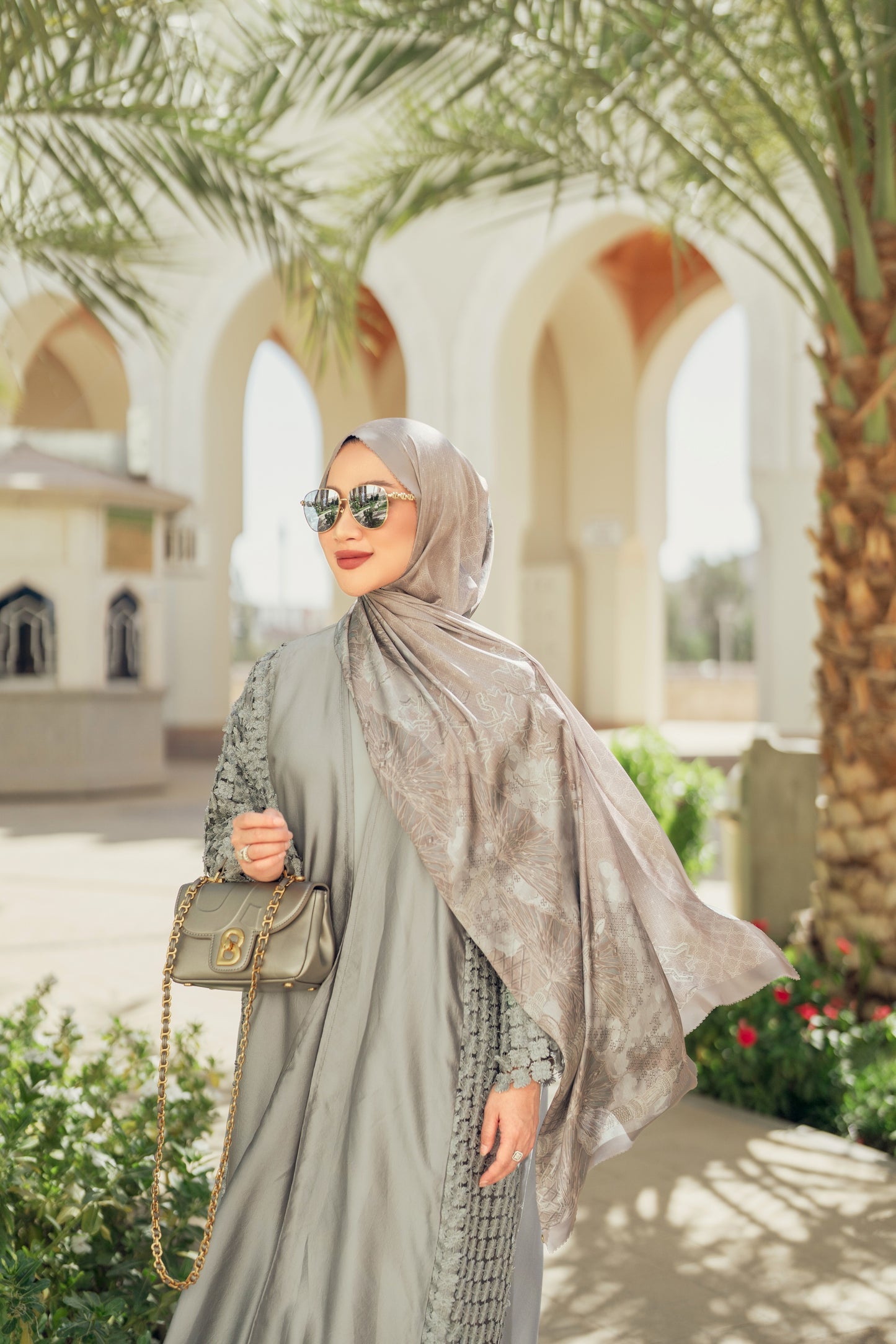 Medina 2 Satin Shawl - Thoughtful