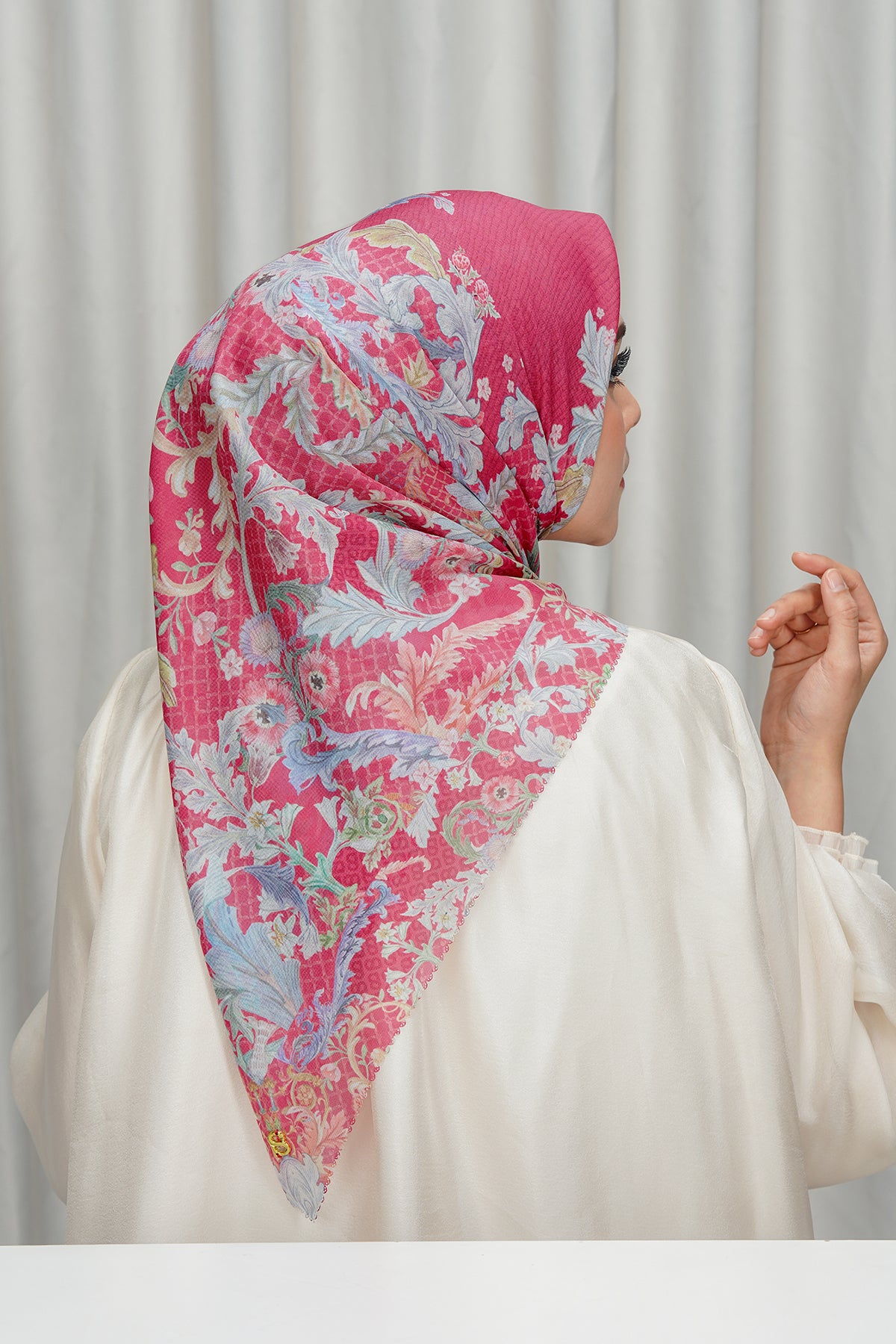 Royale Grandeur Square - Pink Yarrow