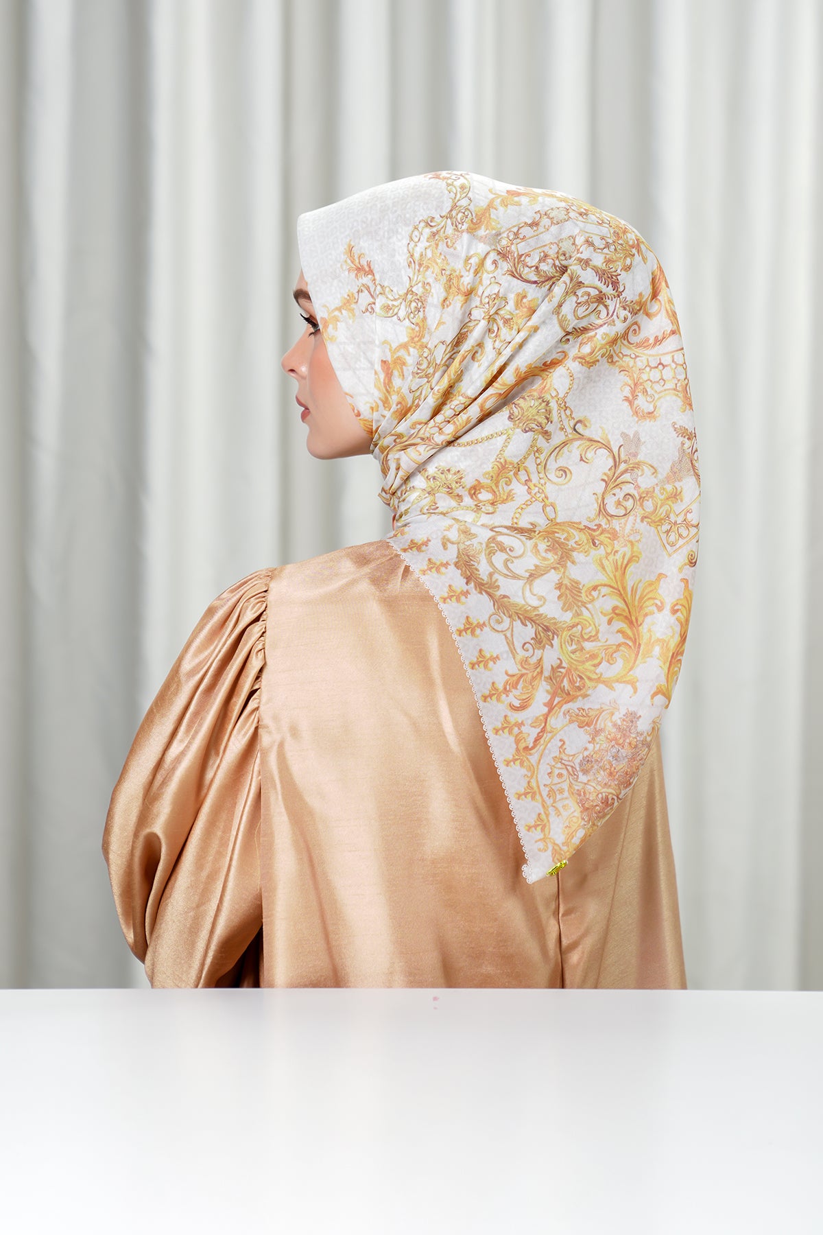 The Crown Square - Citrine