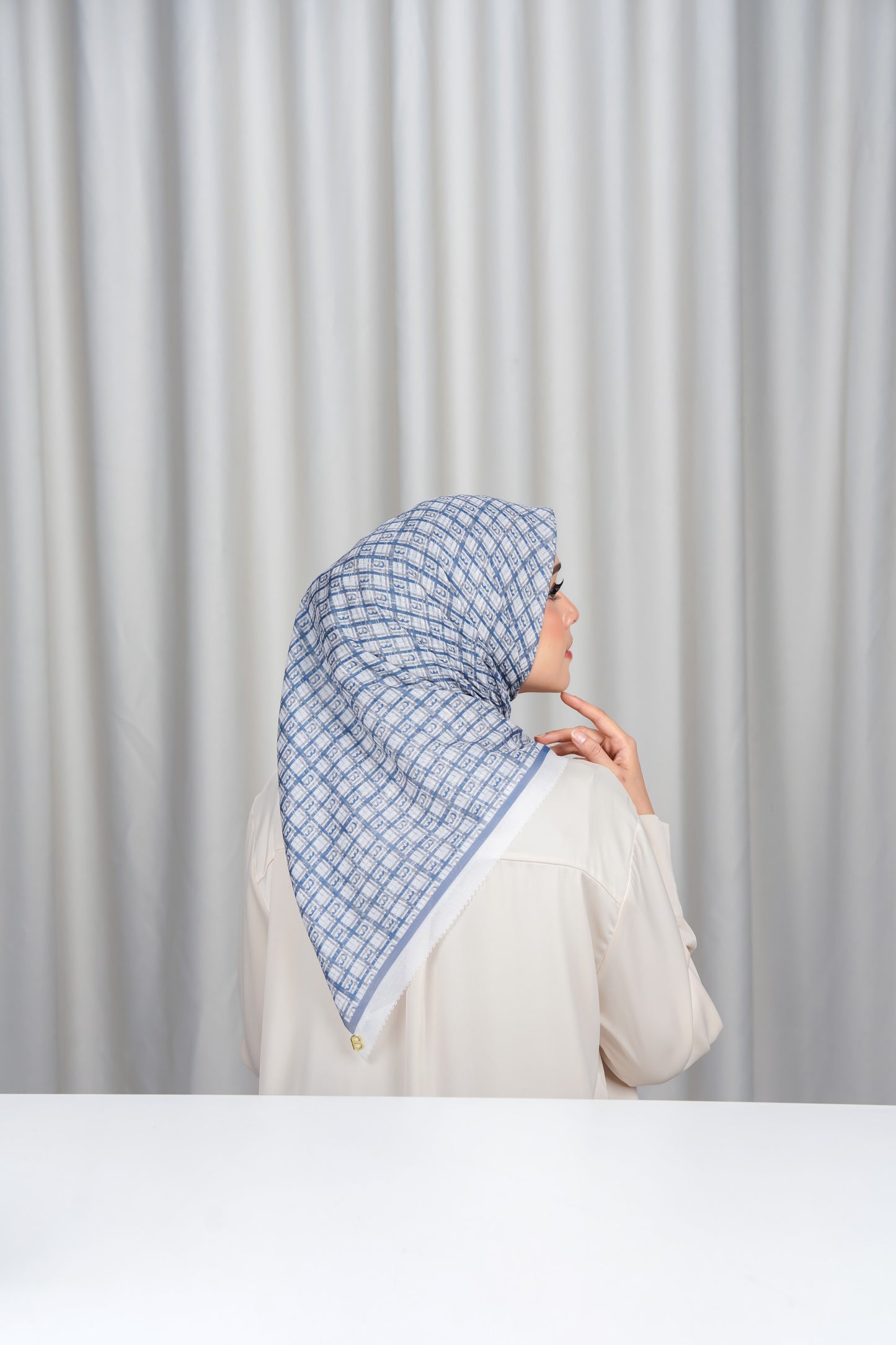 The Grid Voile Square - Bijou Blue