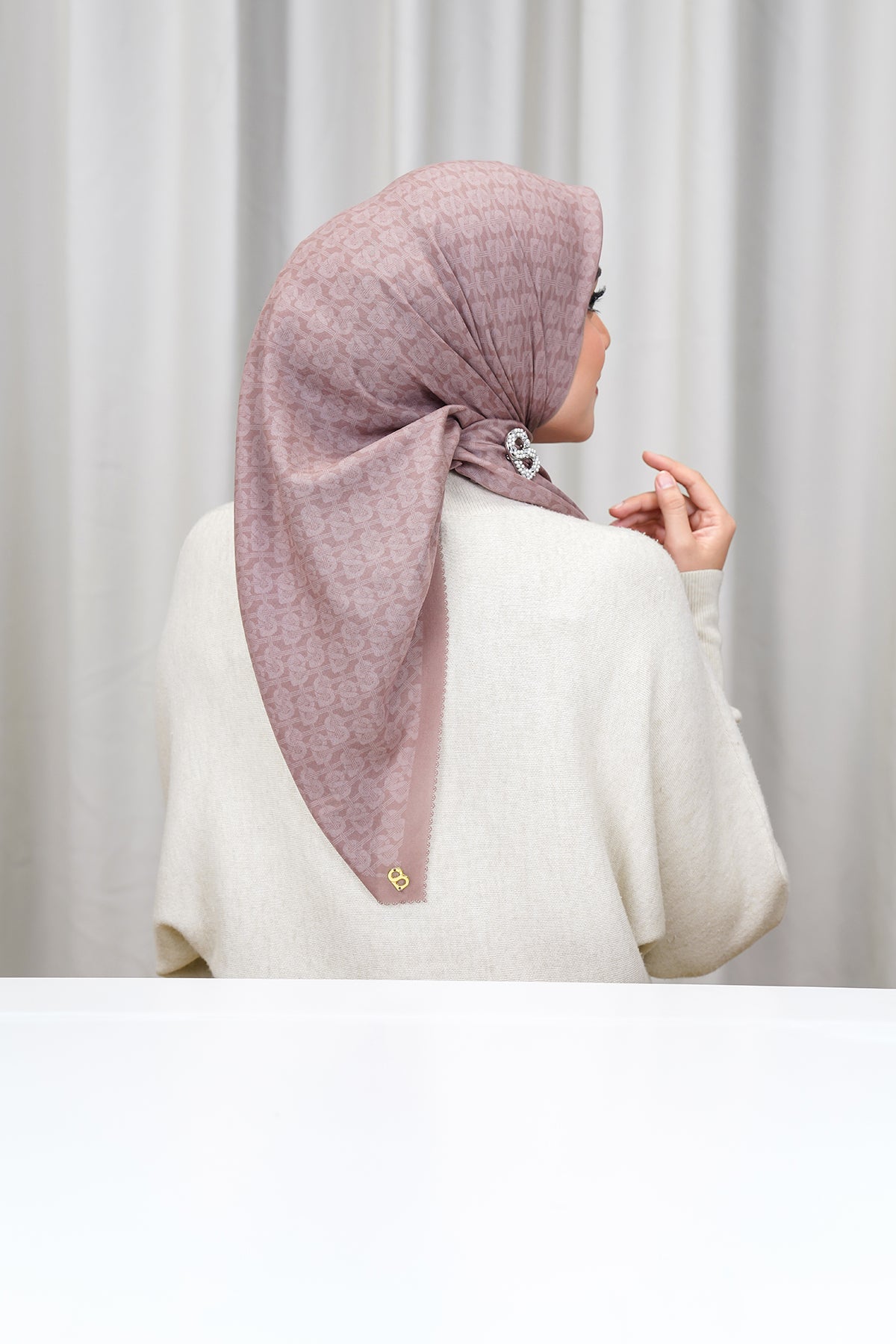 Wicker Voile Square - Burlwood