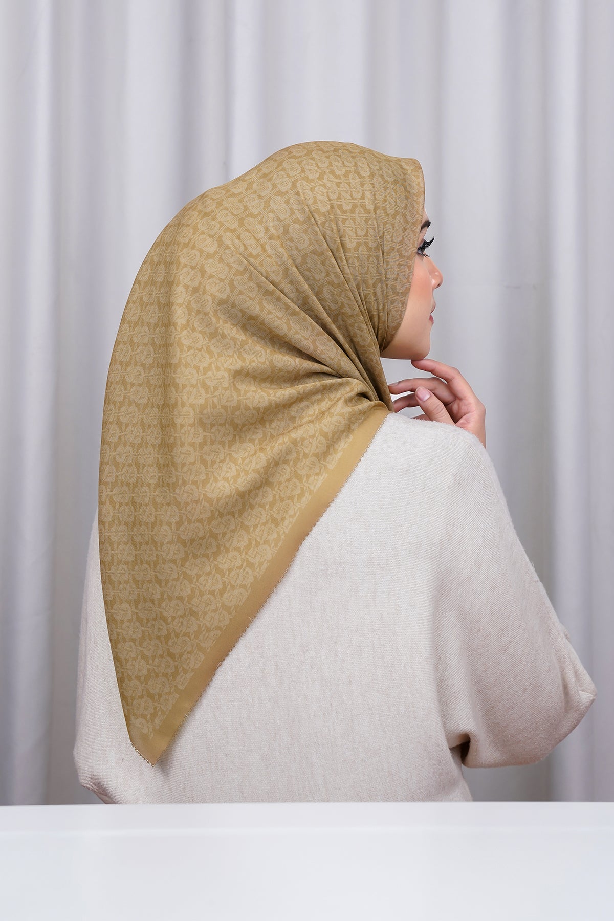 Wicker Voile Square - Wood Thrush