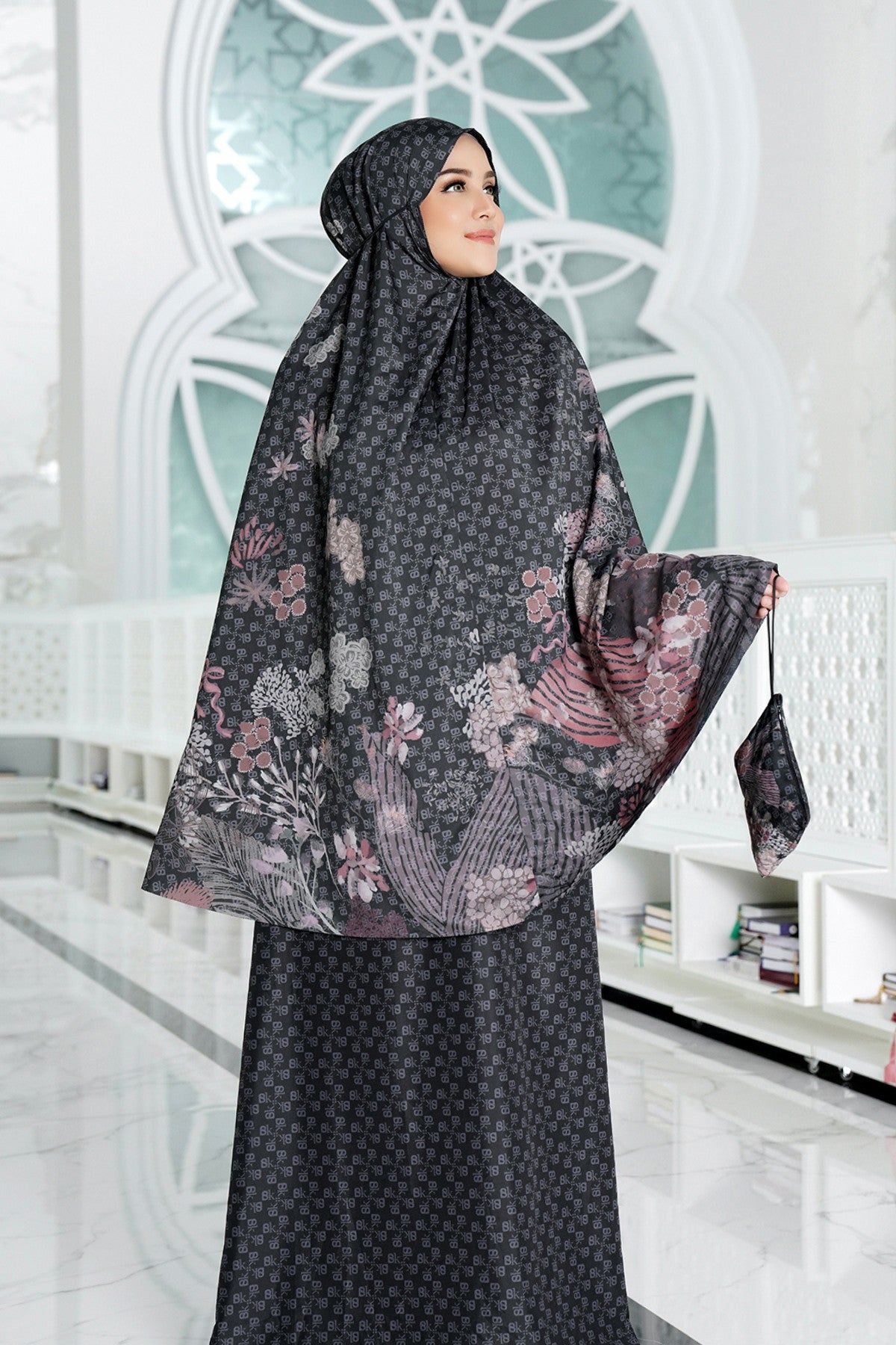 Kimmonia Prayer Robe - Espresso