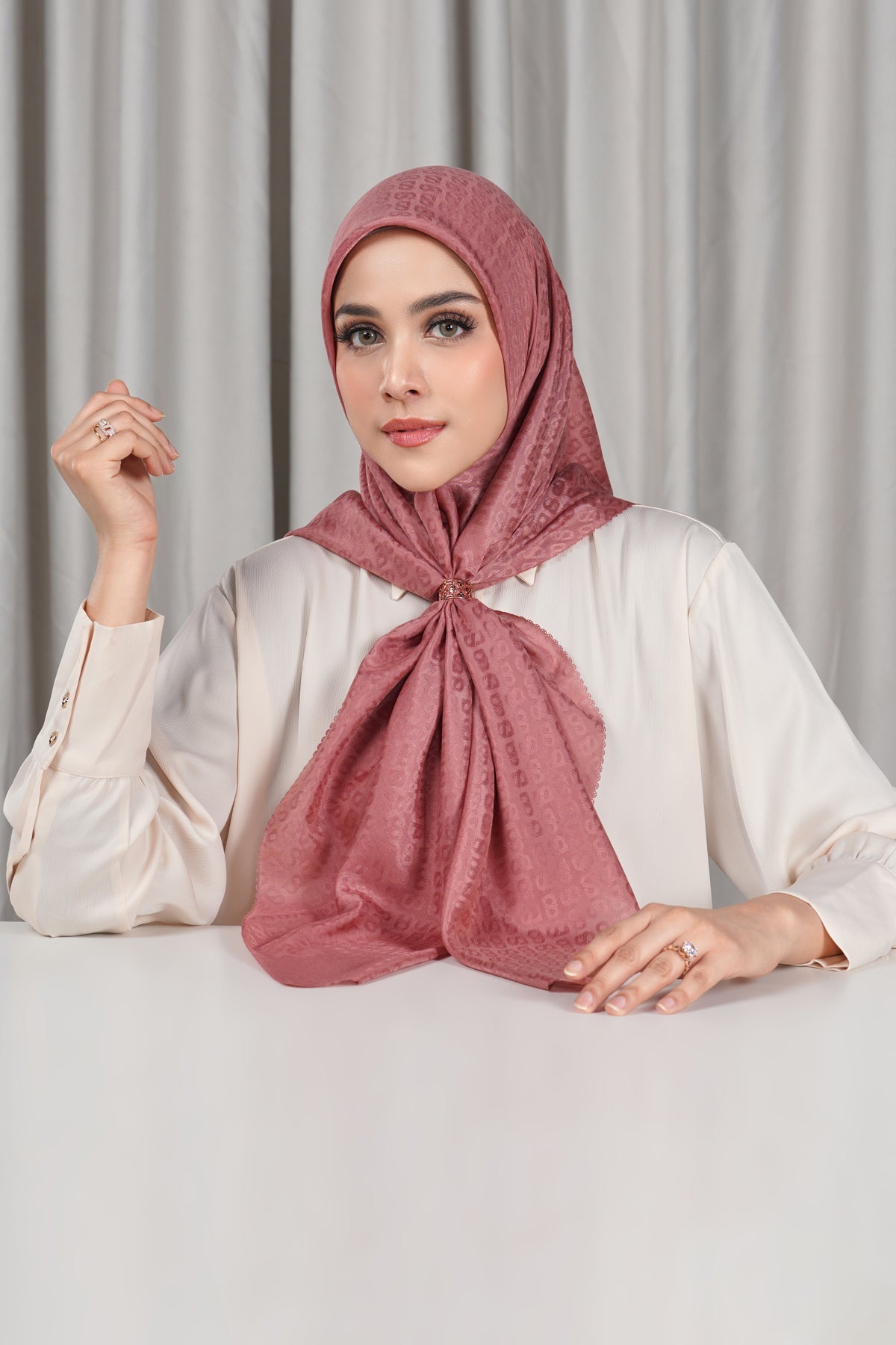 Everyday Tapis Embossed 2.0 - Withered Rose