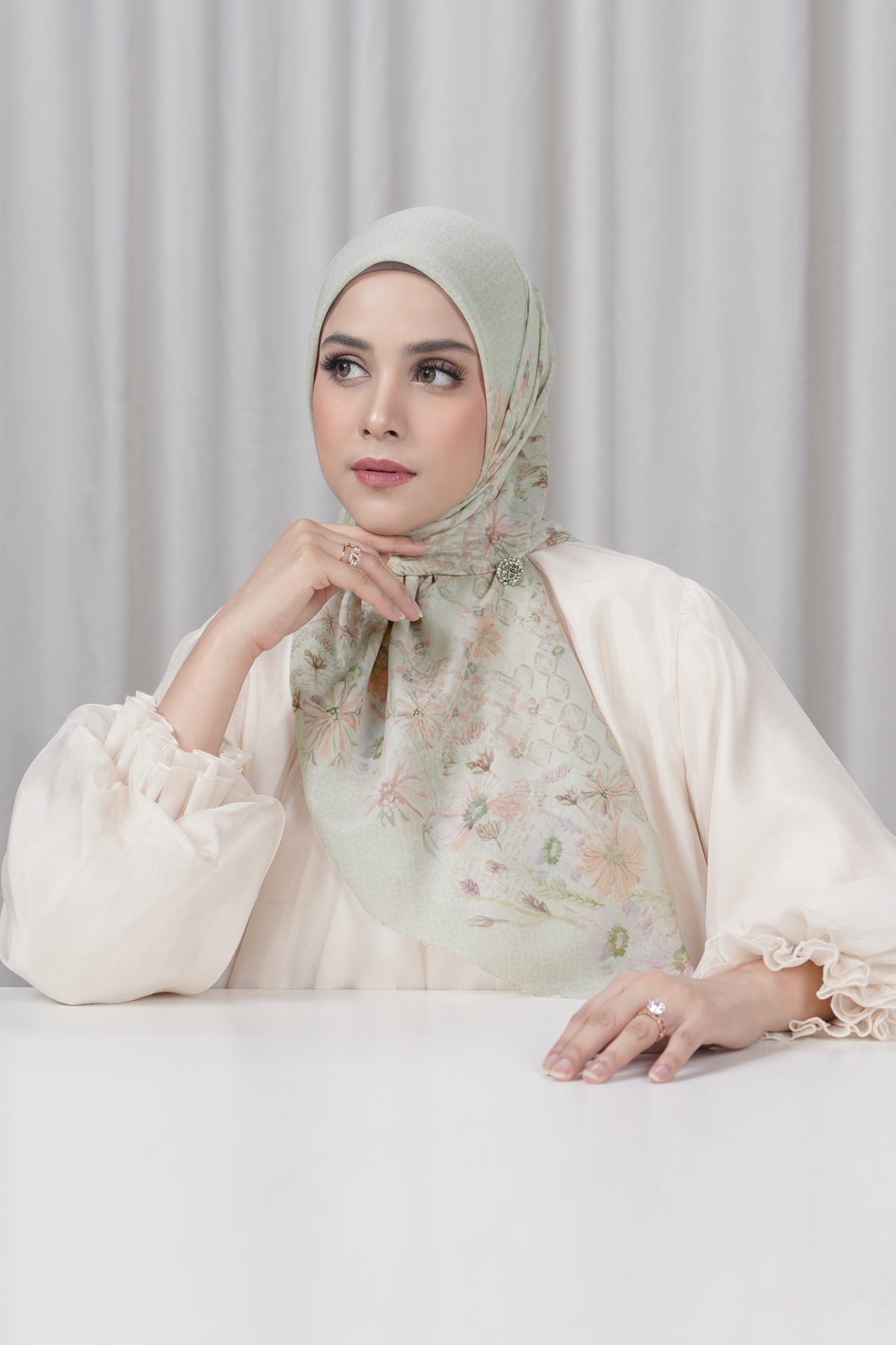 Floralis Square Series - Sand