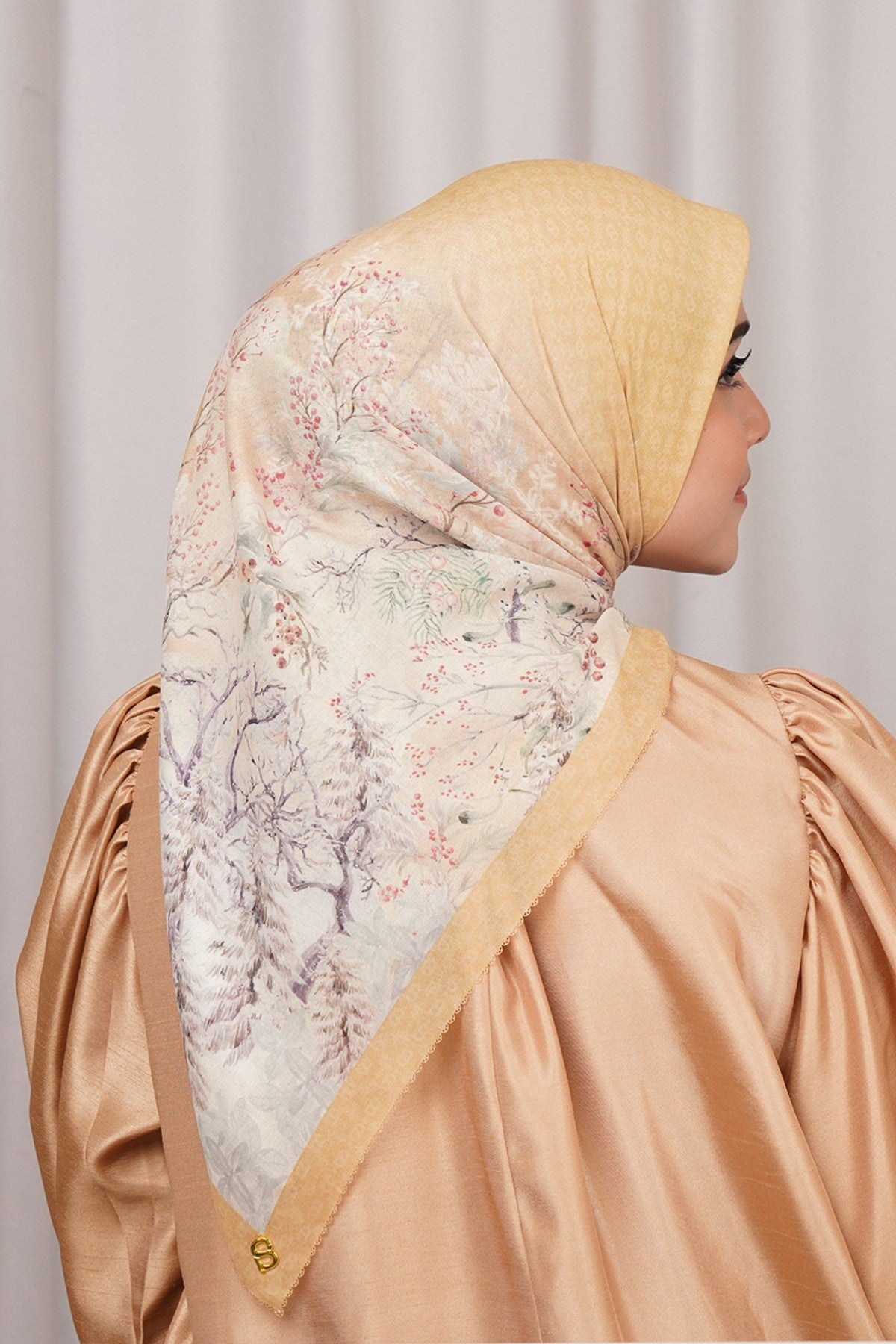 Holiday Square - Honey