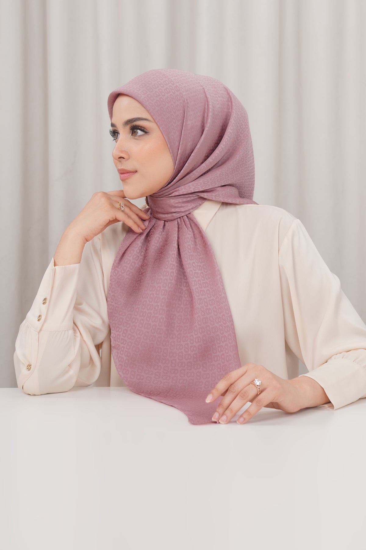 Kelly Jacquard Square - Dusty Rose