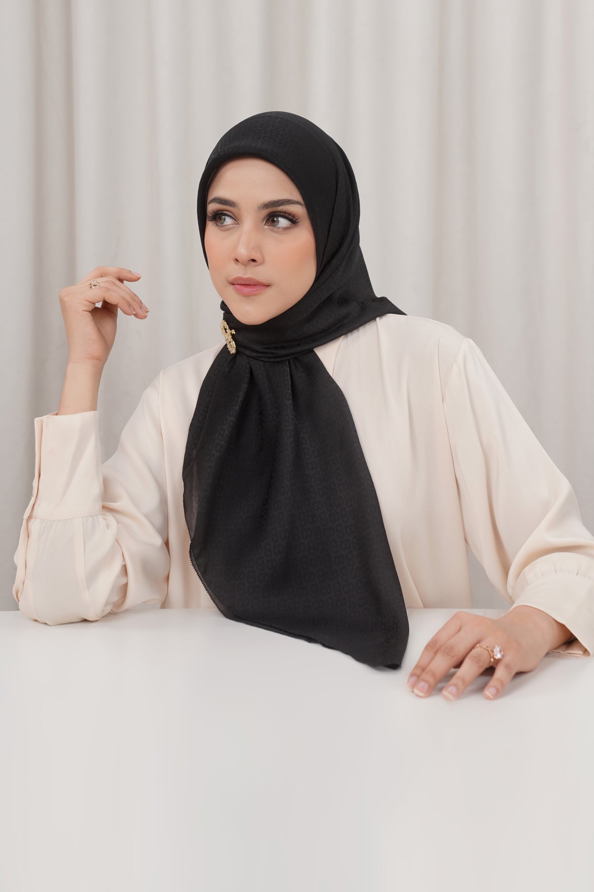 Kelly Jacquard Square - Jet Black