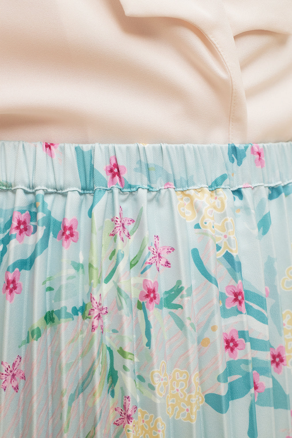 Buttonscarves x Jovian Paradiso Paige Pleated Skirt In Skylight