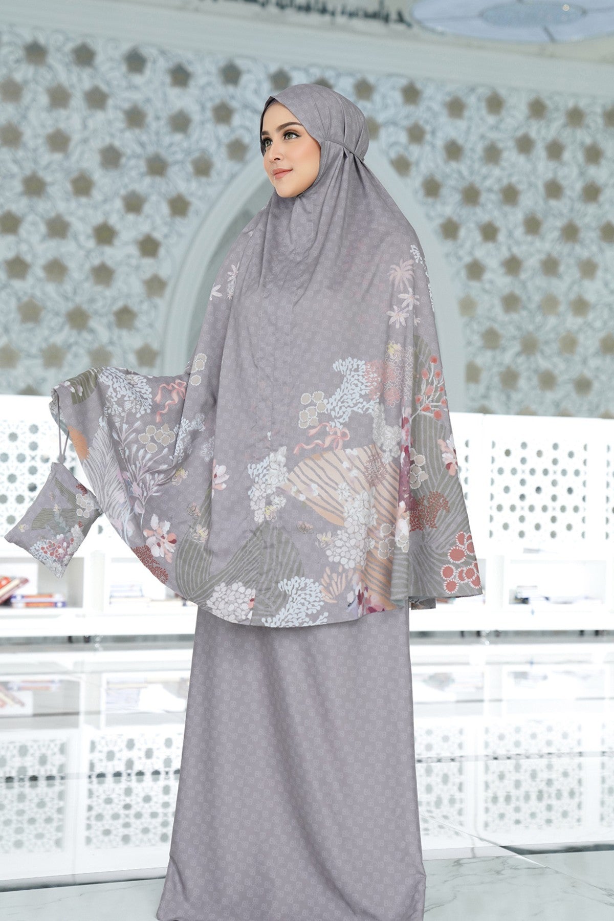 Kimmonia Prayer Robe - Shadow