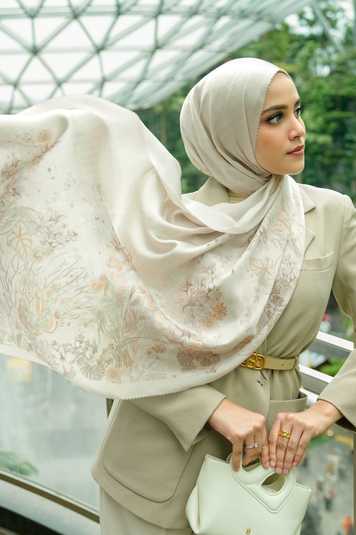 Singapore Satin Shawl - Skyscraper