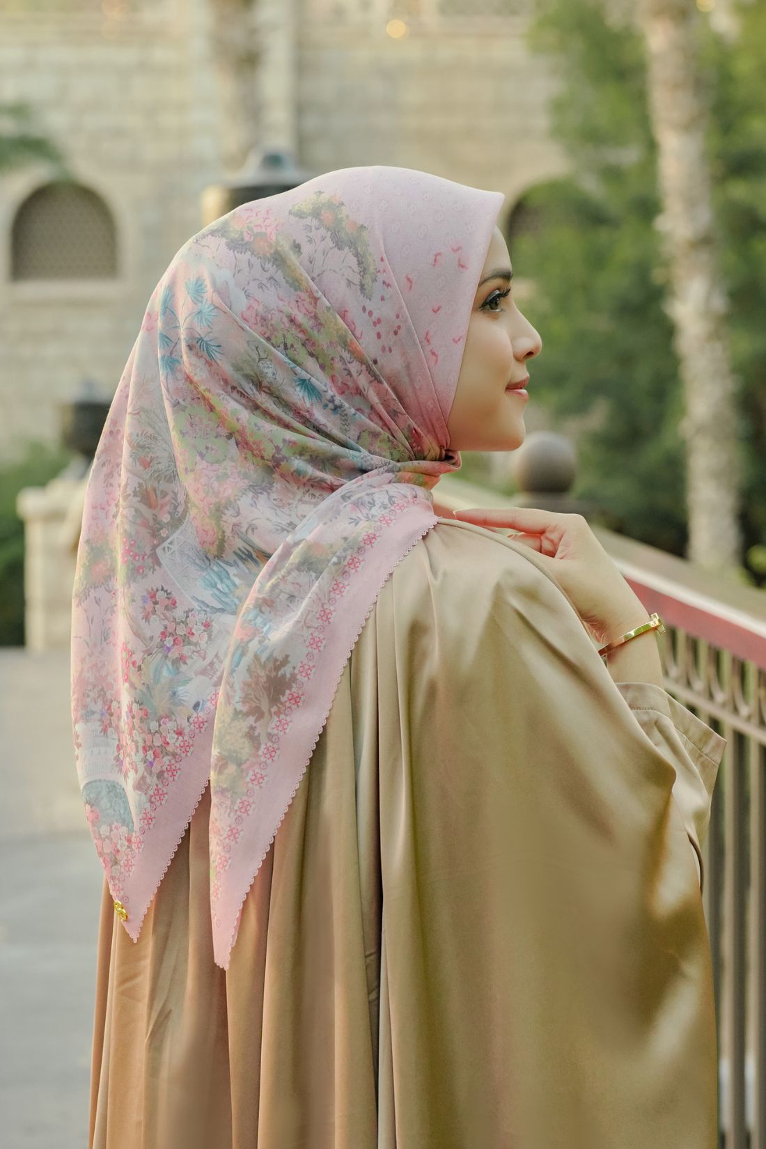 Al Qasr Square - Lotus