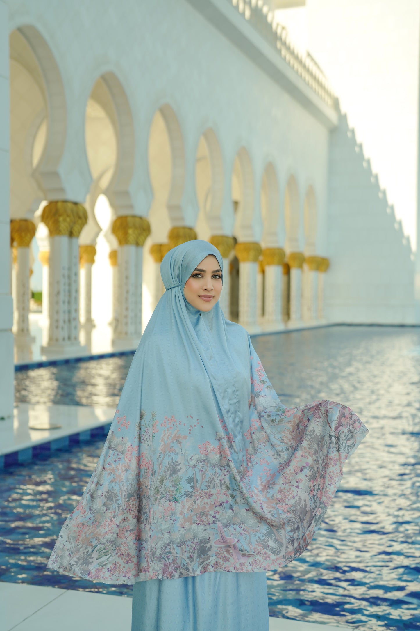 Al Qasr Prayer Robe - Mosaic