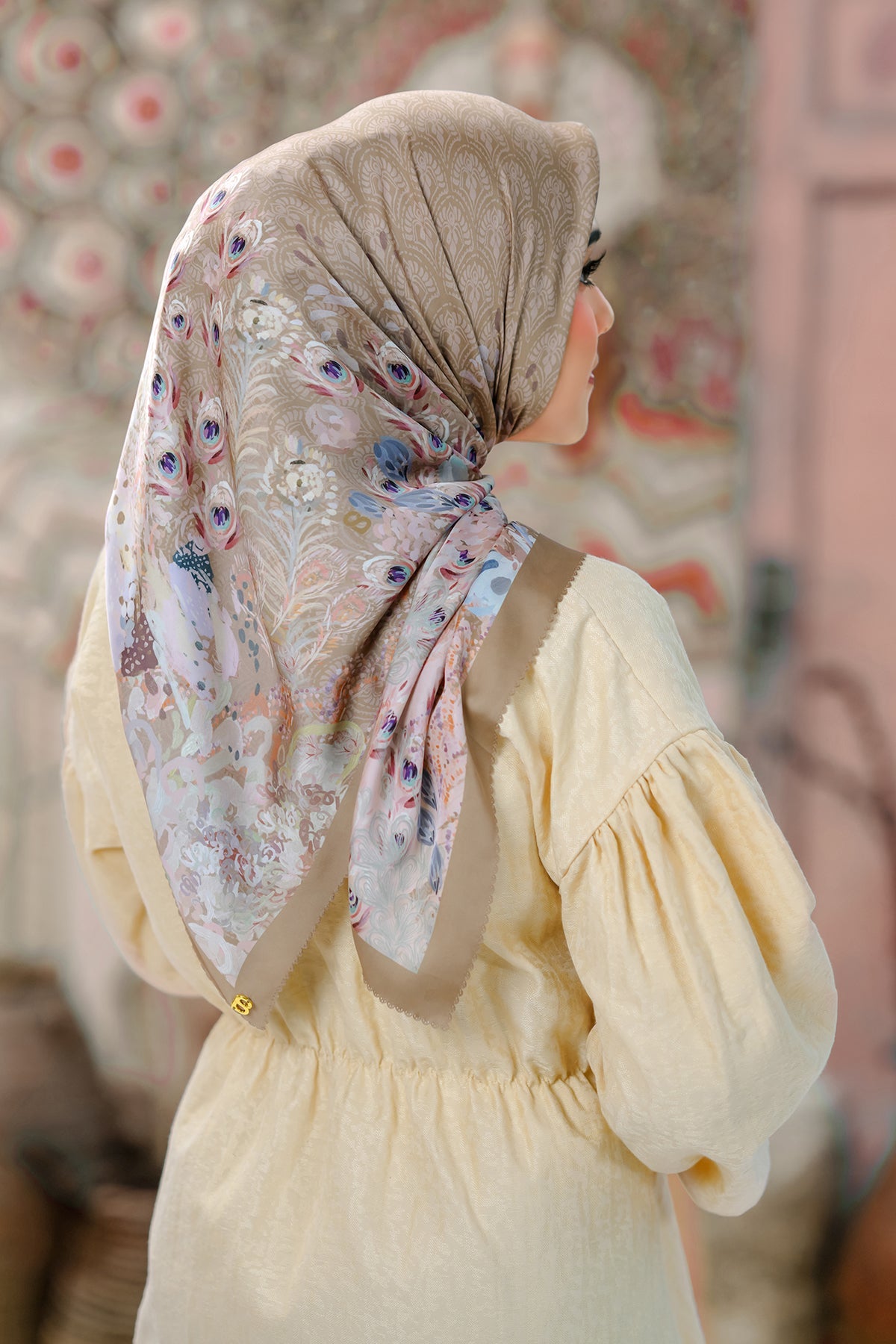 The Ederra Satin Square - Mojave