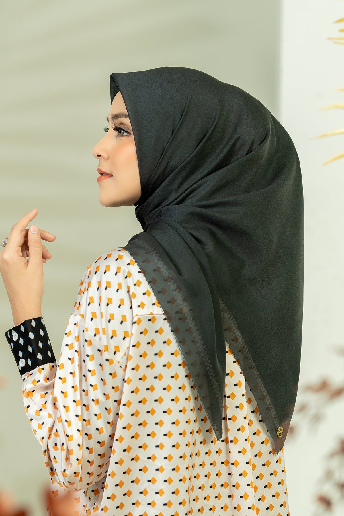 Today's Scarf - Shadow