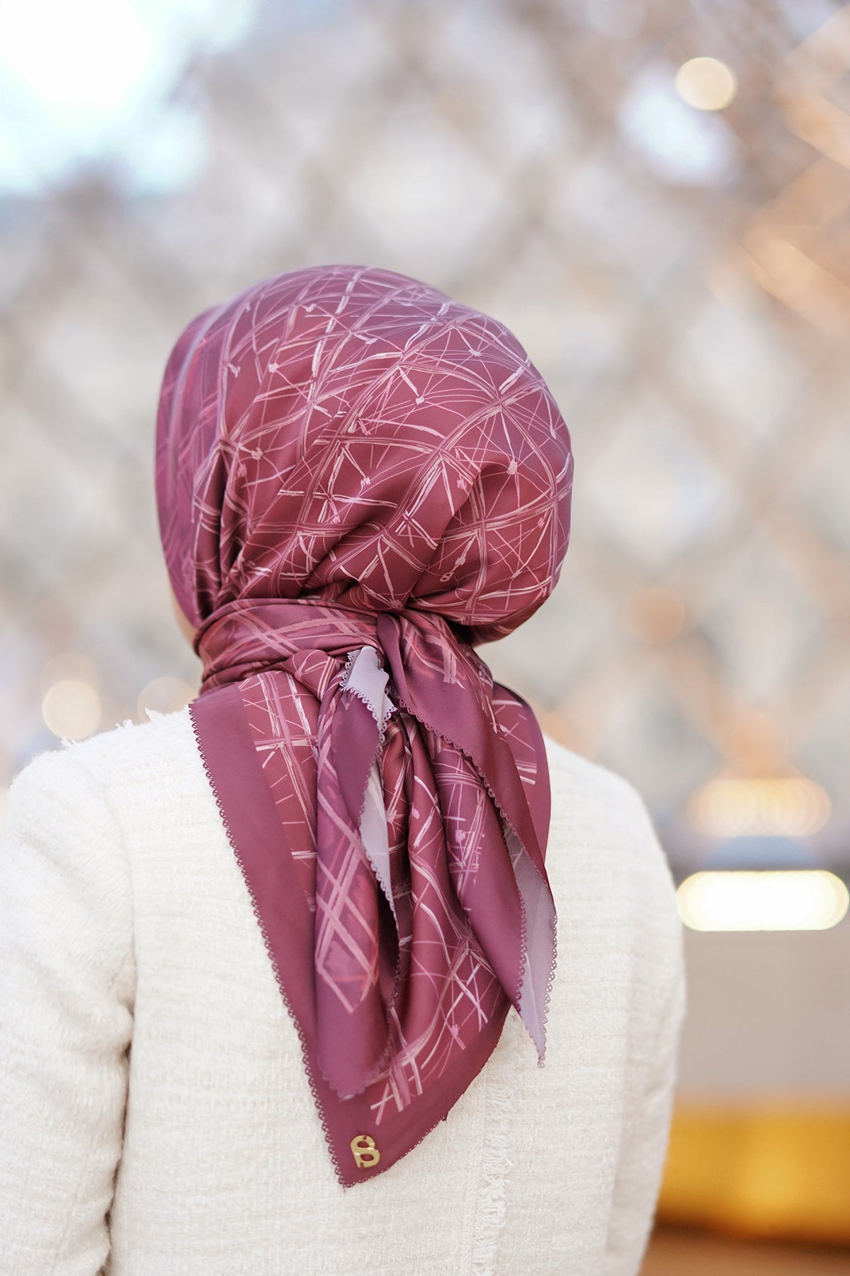 Louvre Series Satin Square - Rouge