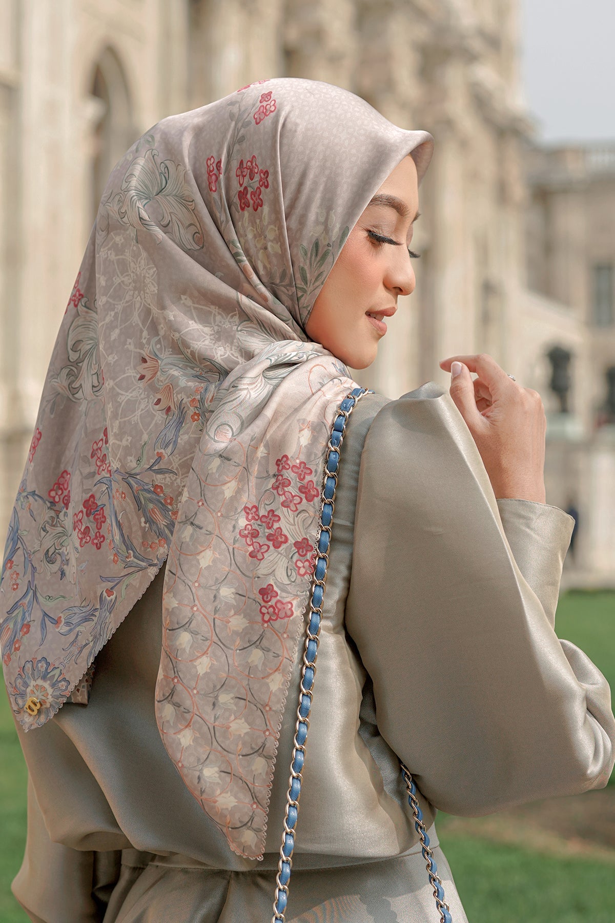 The Topkapi Satin Square - Earl Gray