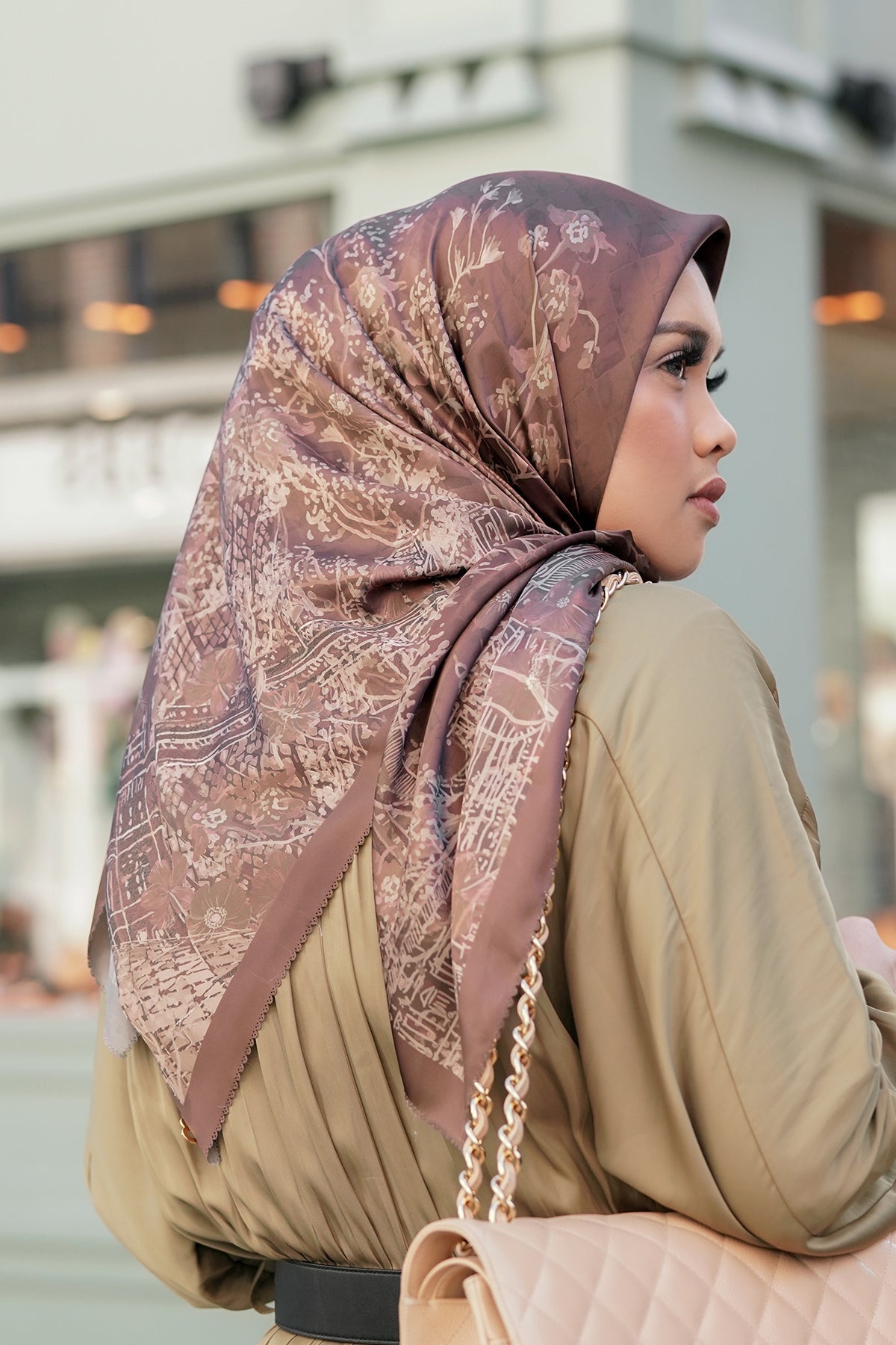 The British Series Satin Square - Brown