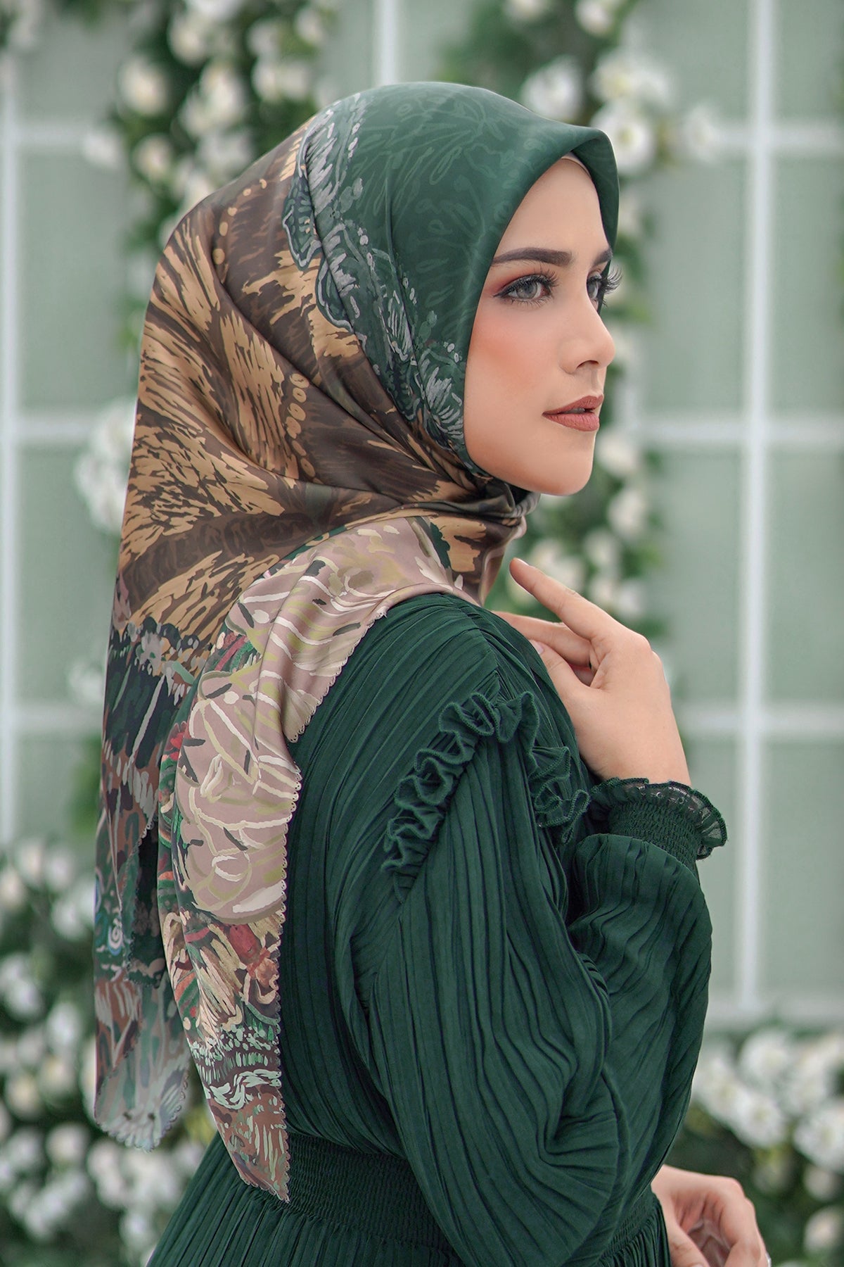 The Farsha Satin Square - Jungle