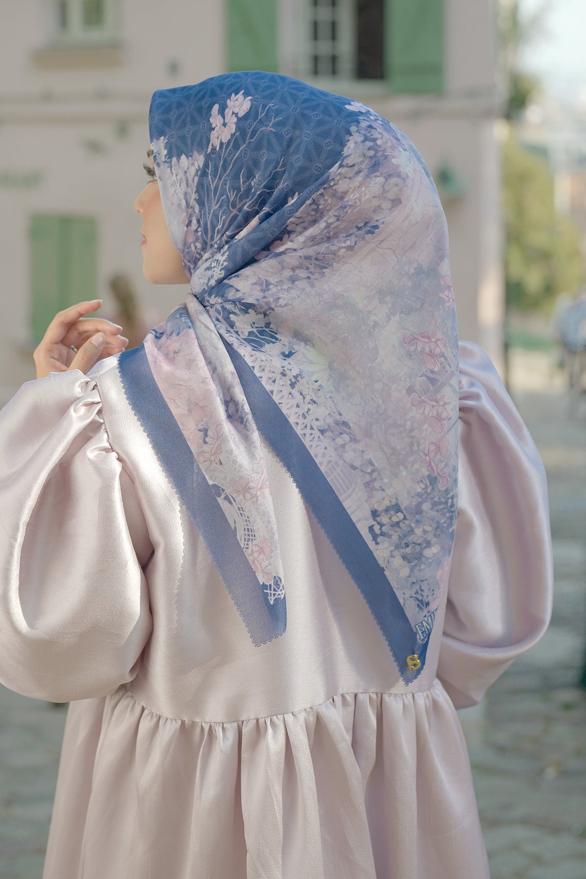 The Parisian Square - Mer