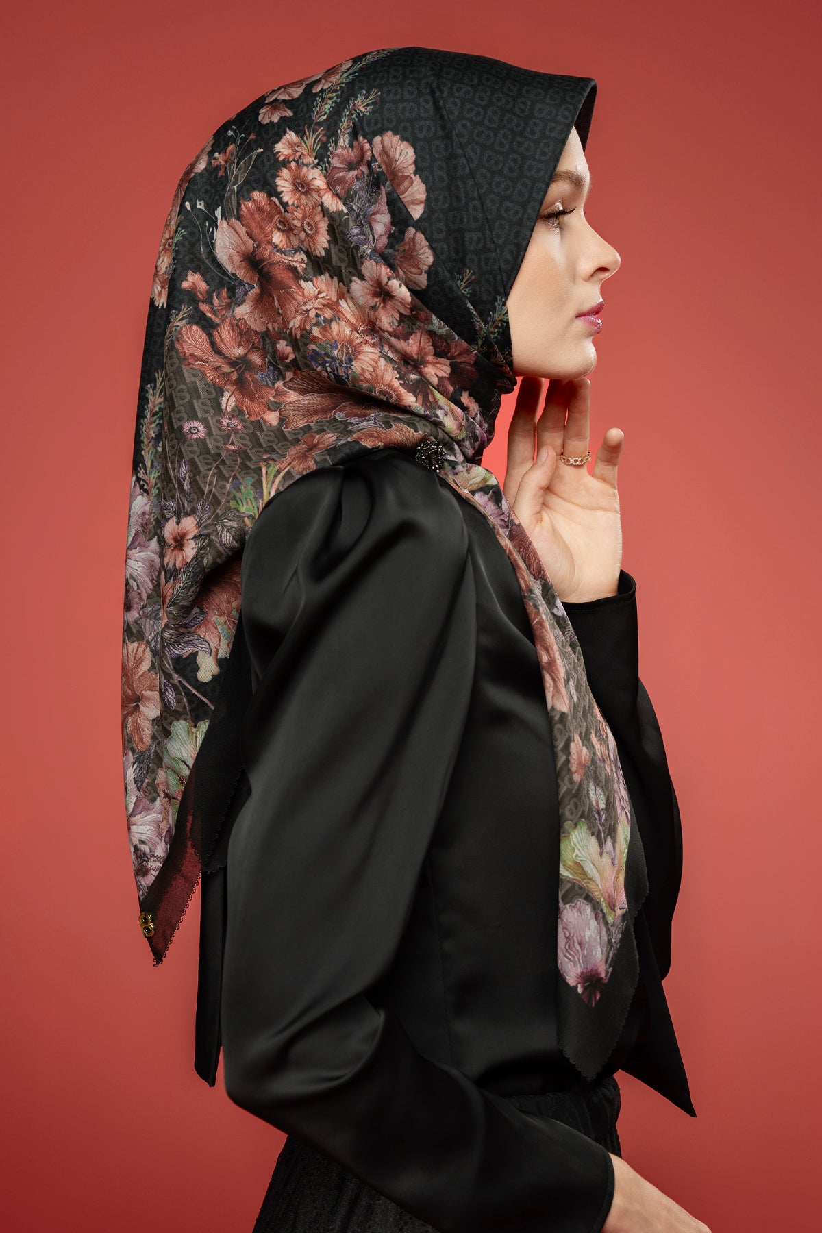 Bungaraya Square Series - Black Calla