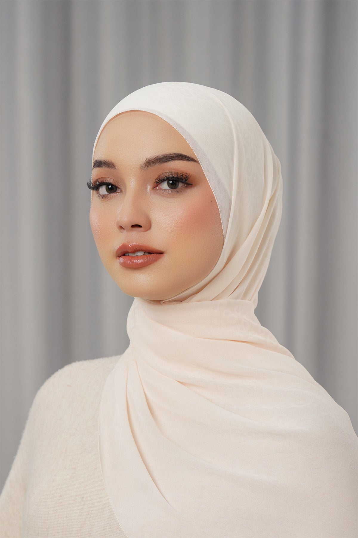 Georgette Tapis Shawl - Pristine
