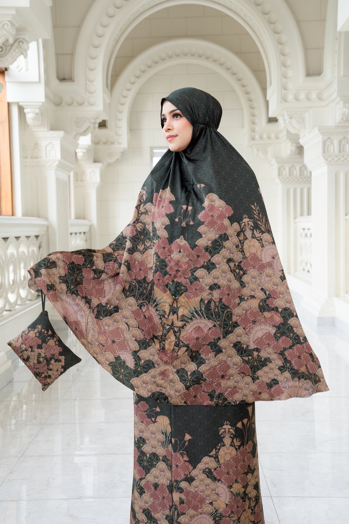 10467023225144-Egypt Prayer Robe - Eclipse