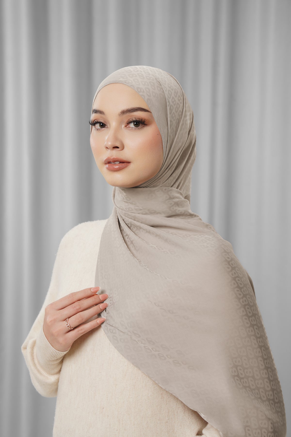 10666345693496-Tapis Satin Jacquard Shawl - Satelite