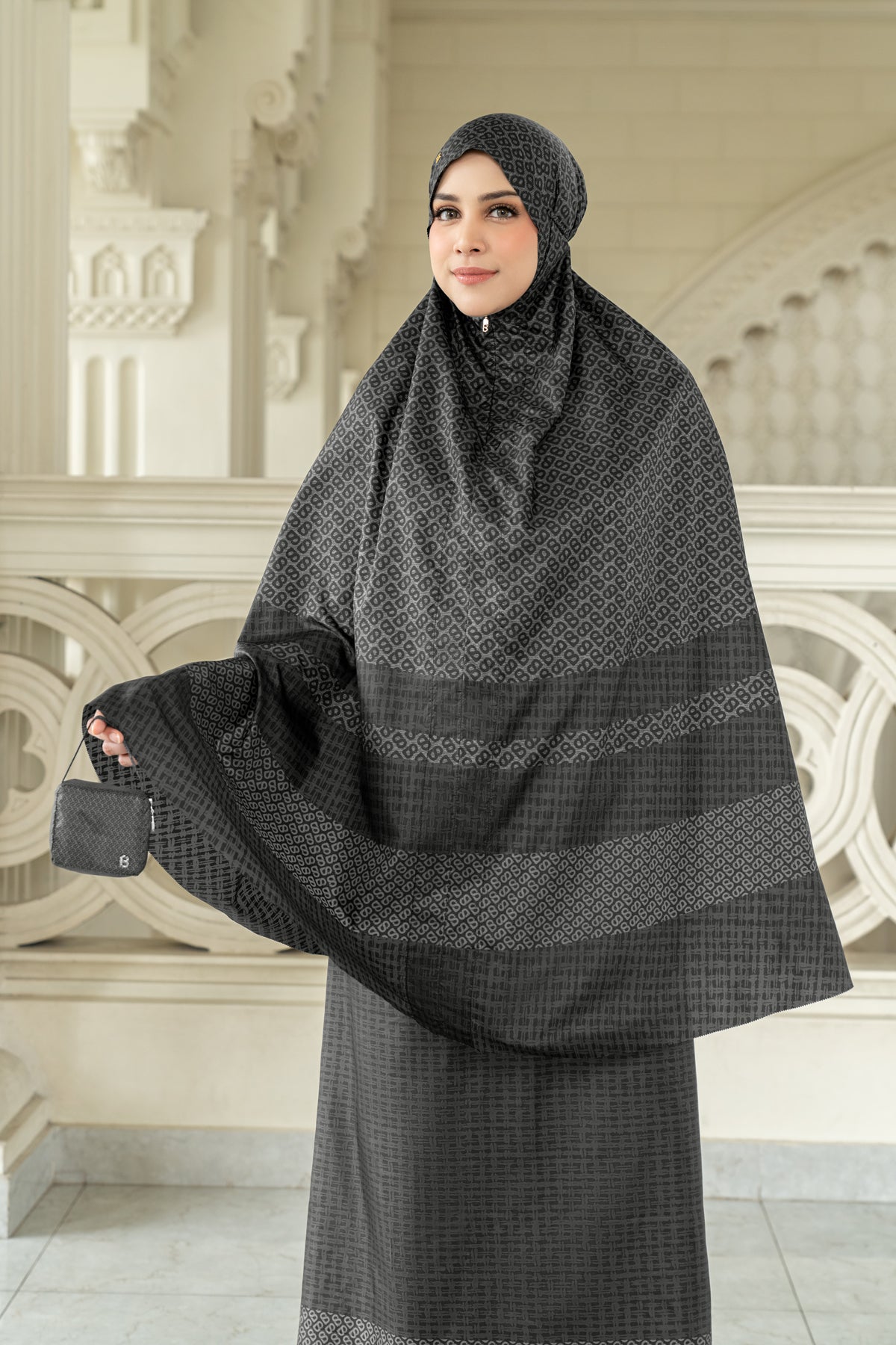 10360046682424-Tapis Abstre Capsule Prayer Robe - Charcoal