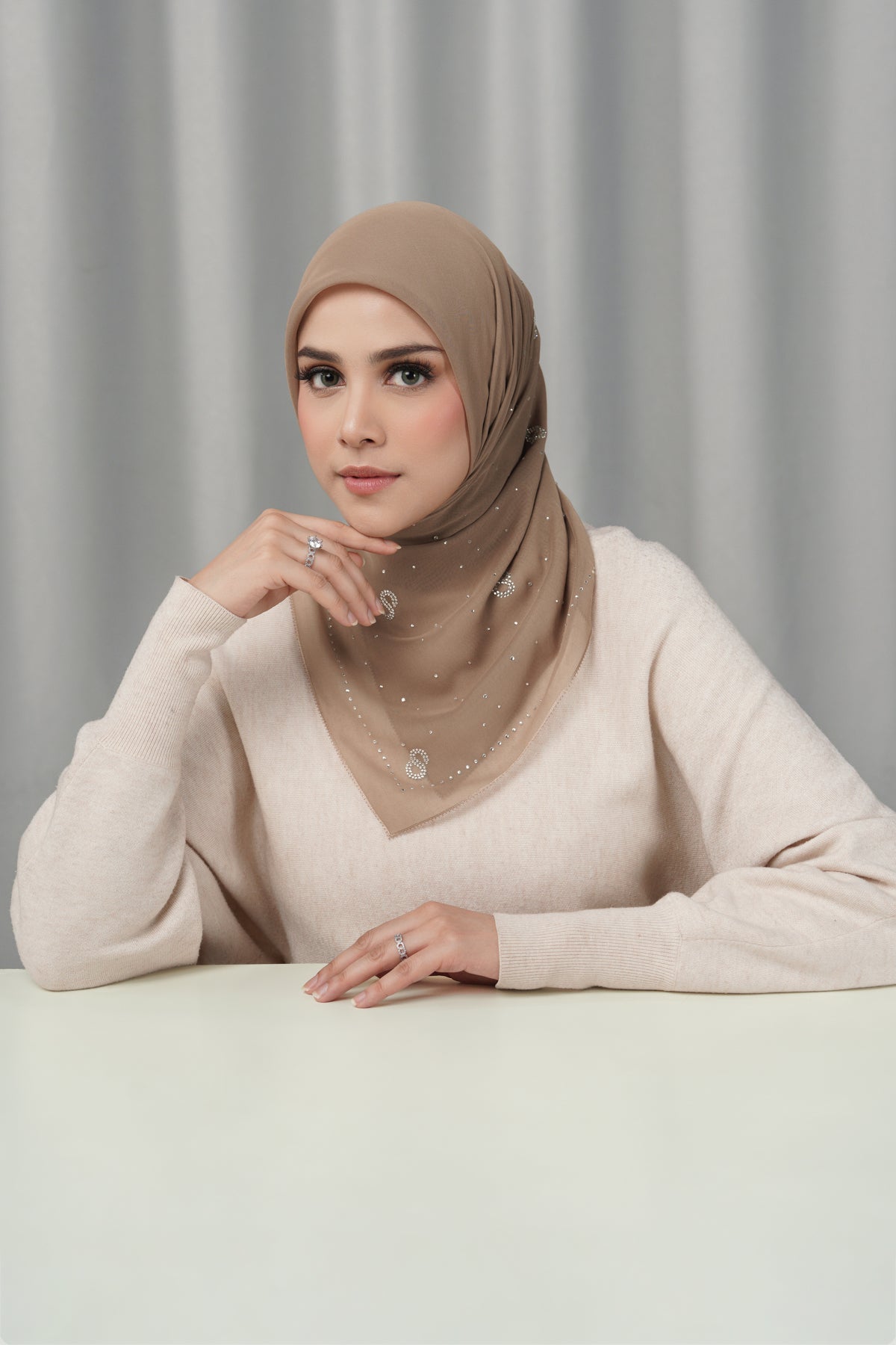 10866357895480-Everyday Glam Scarf - Malt