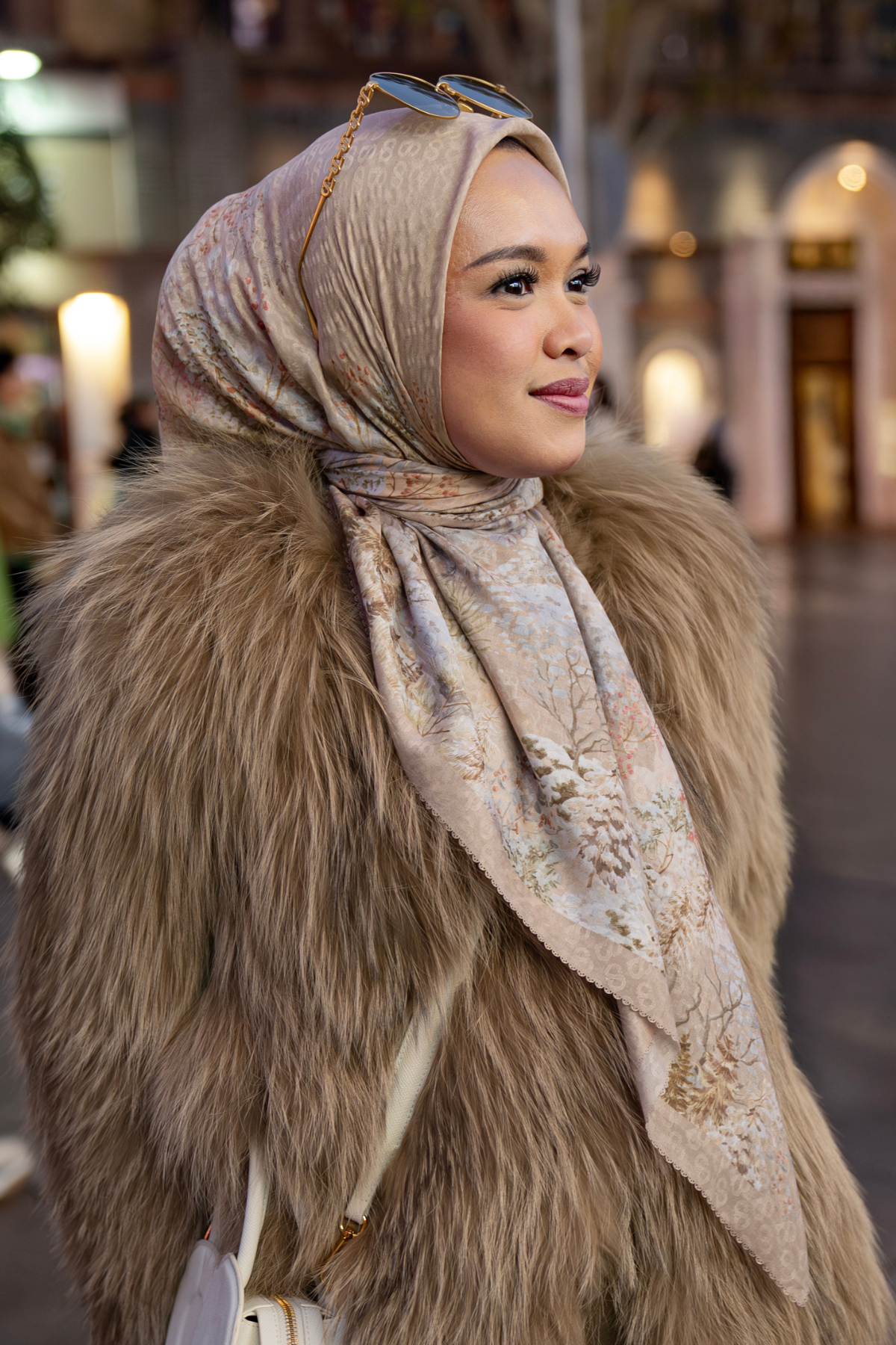 Holiday 3 Voile Square - Latte