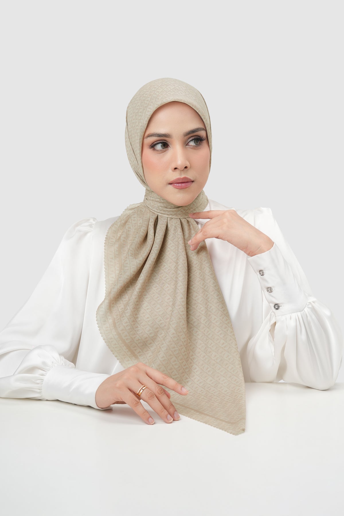 Interlock Voile Square - Sand