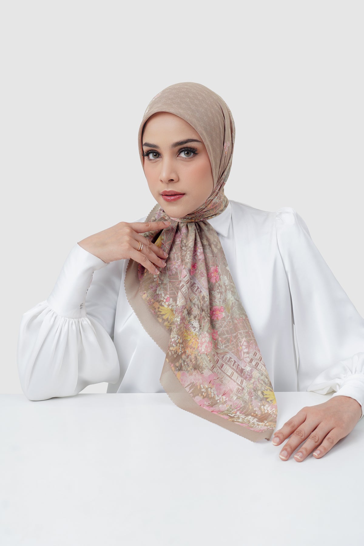 The Parisian 3.0 Square - Brunette