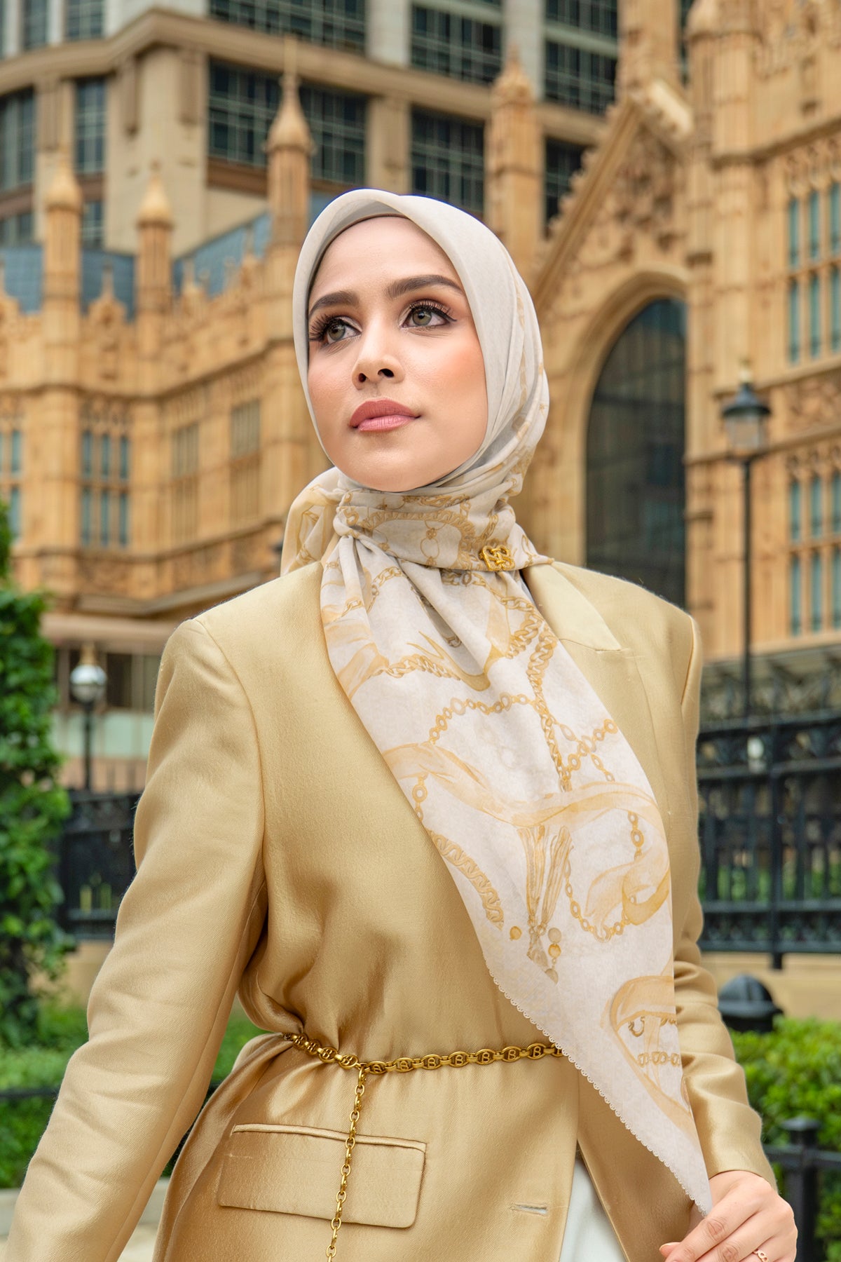 Signature Chain Square Series - Chantilly